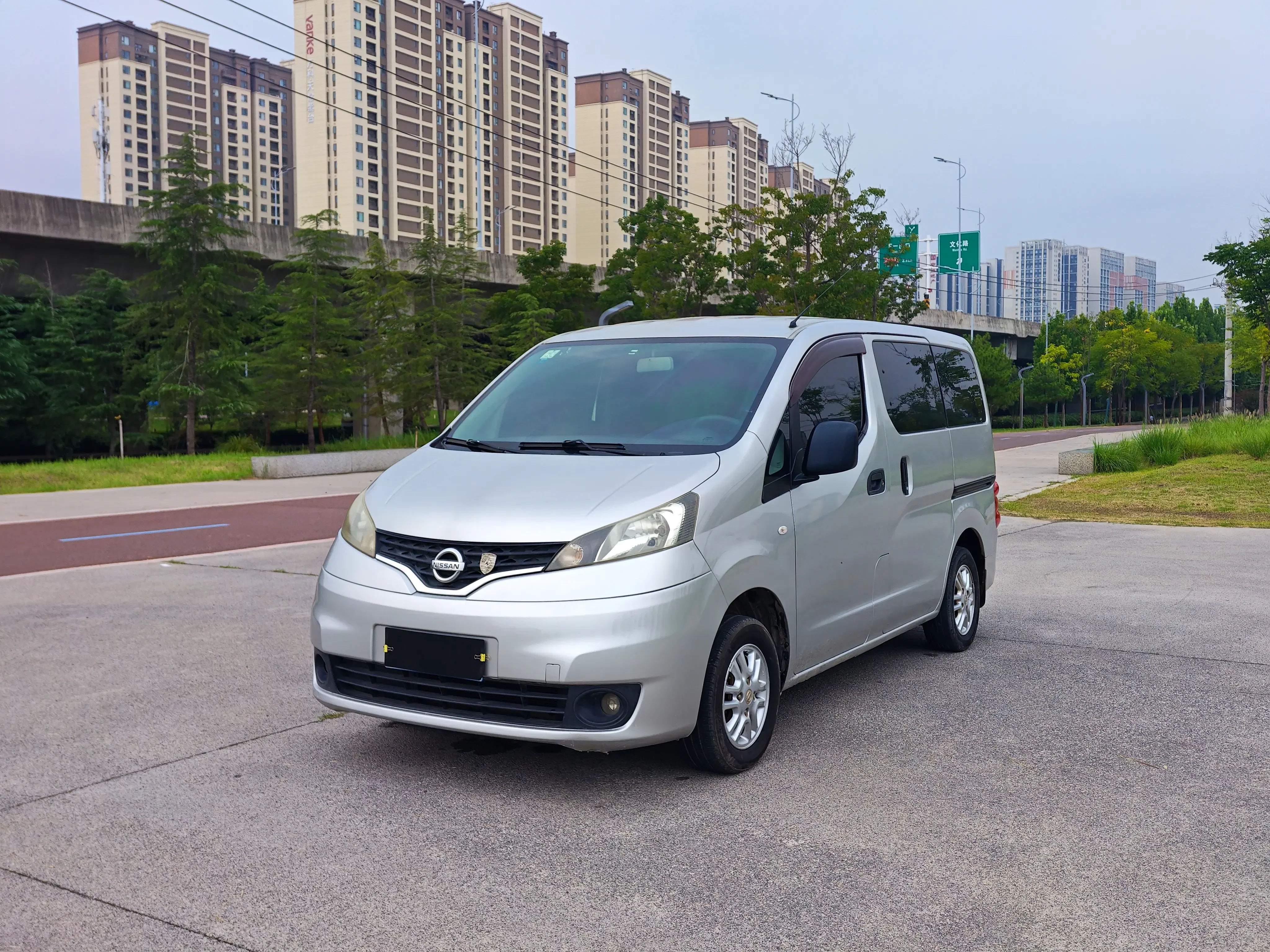Nissan NV200 2011