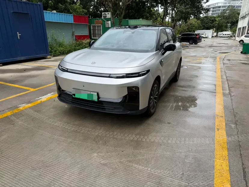Leapmotor B10