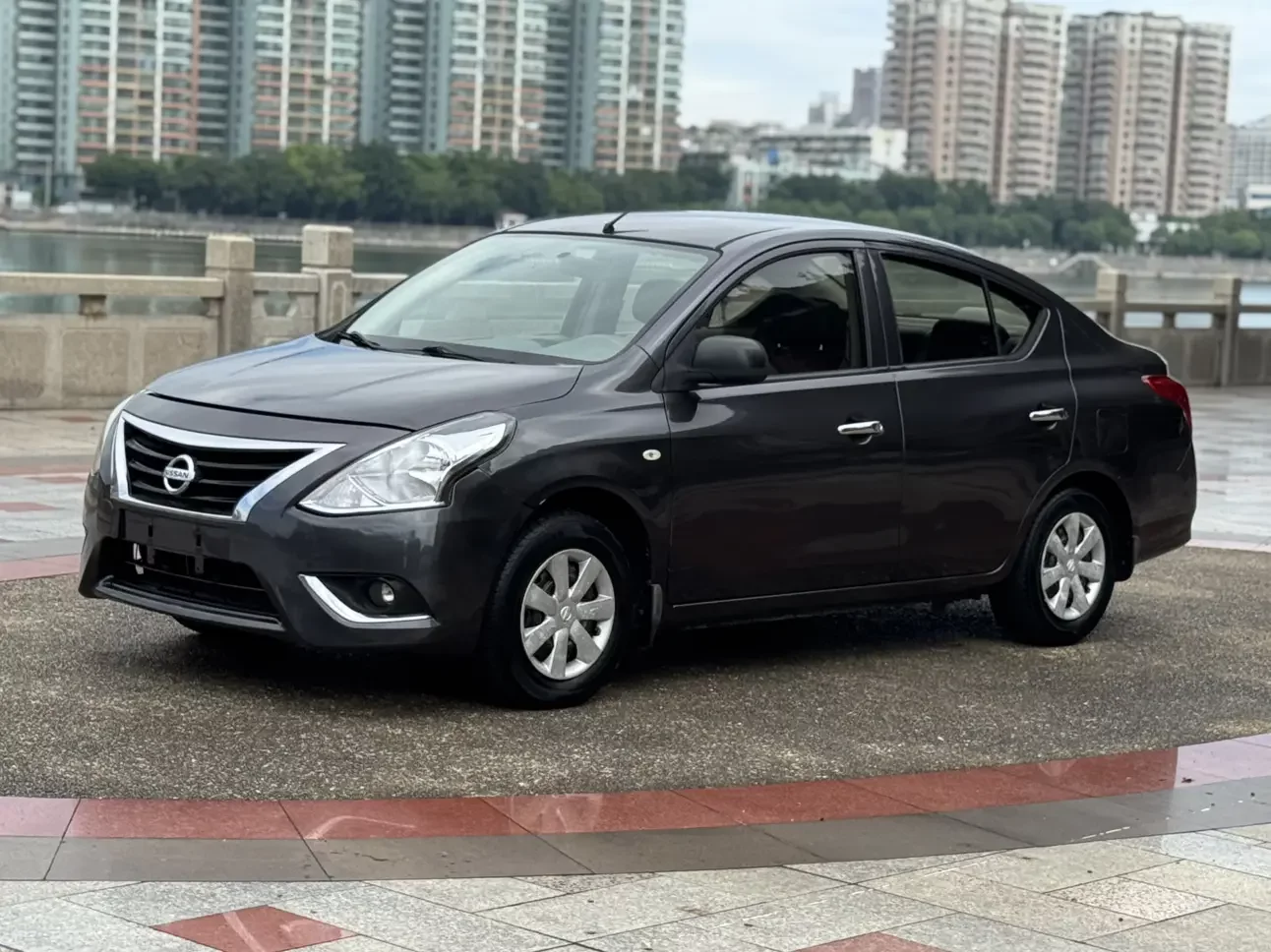 Nissan Sunlight 2015