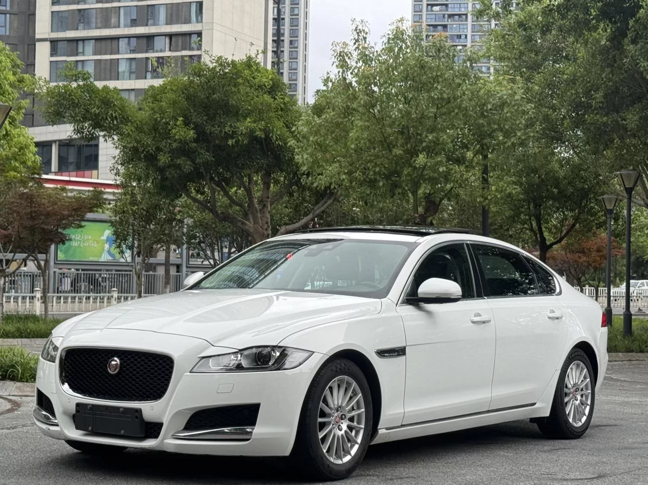 Jaguar XFL  из Китая