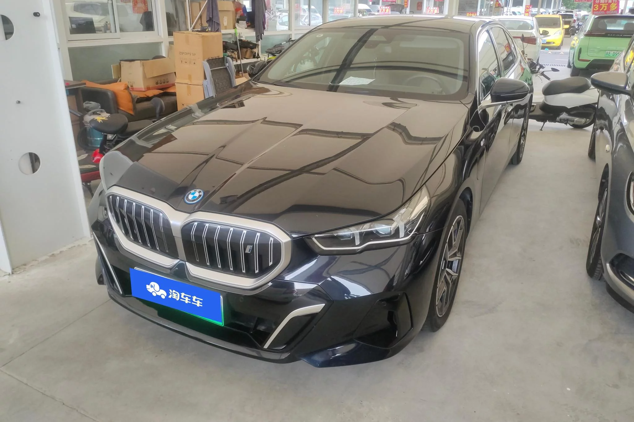 BMW i5  из Китая
