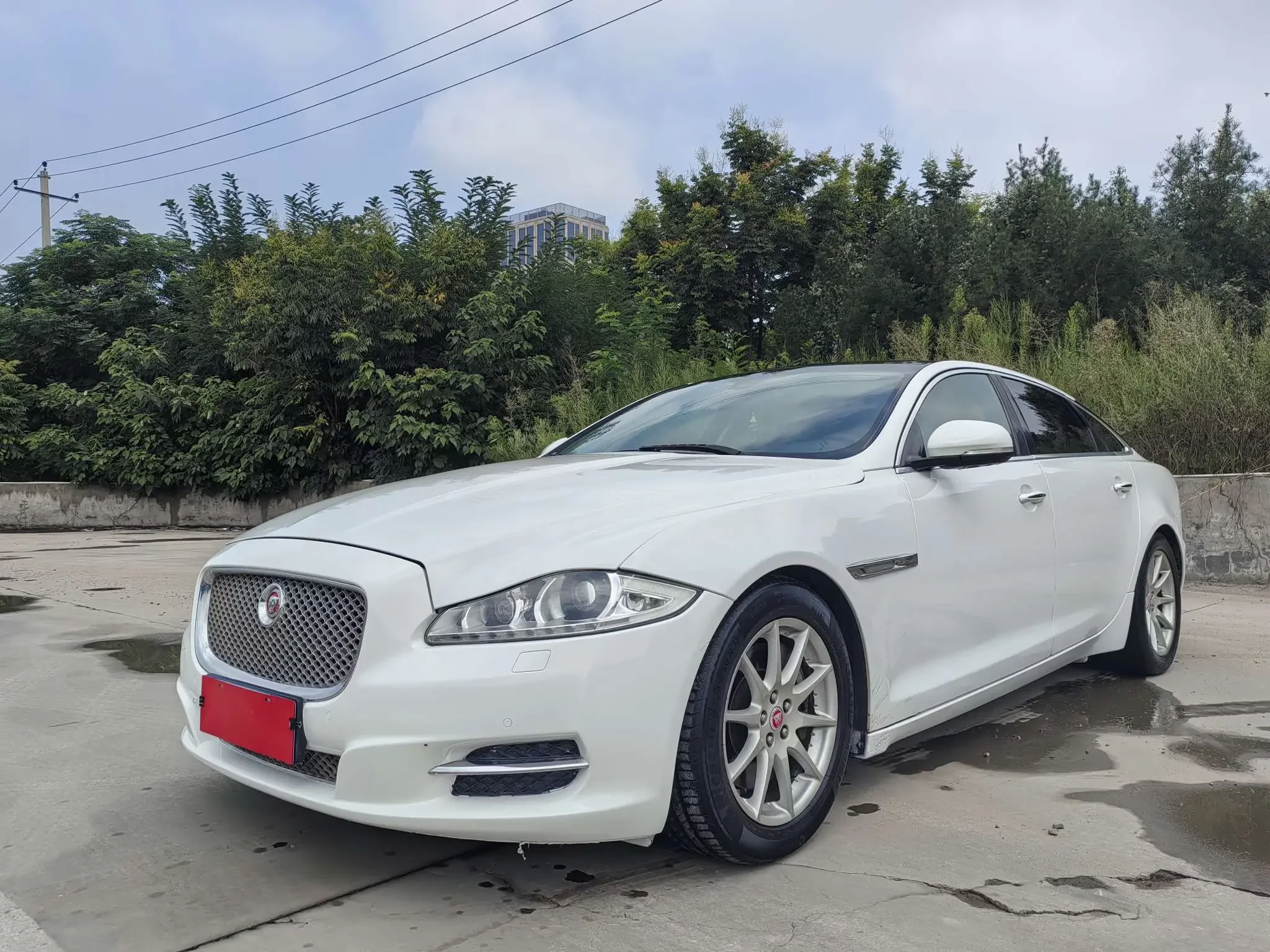 Jaguar XJ  из Китая