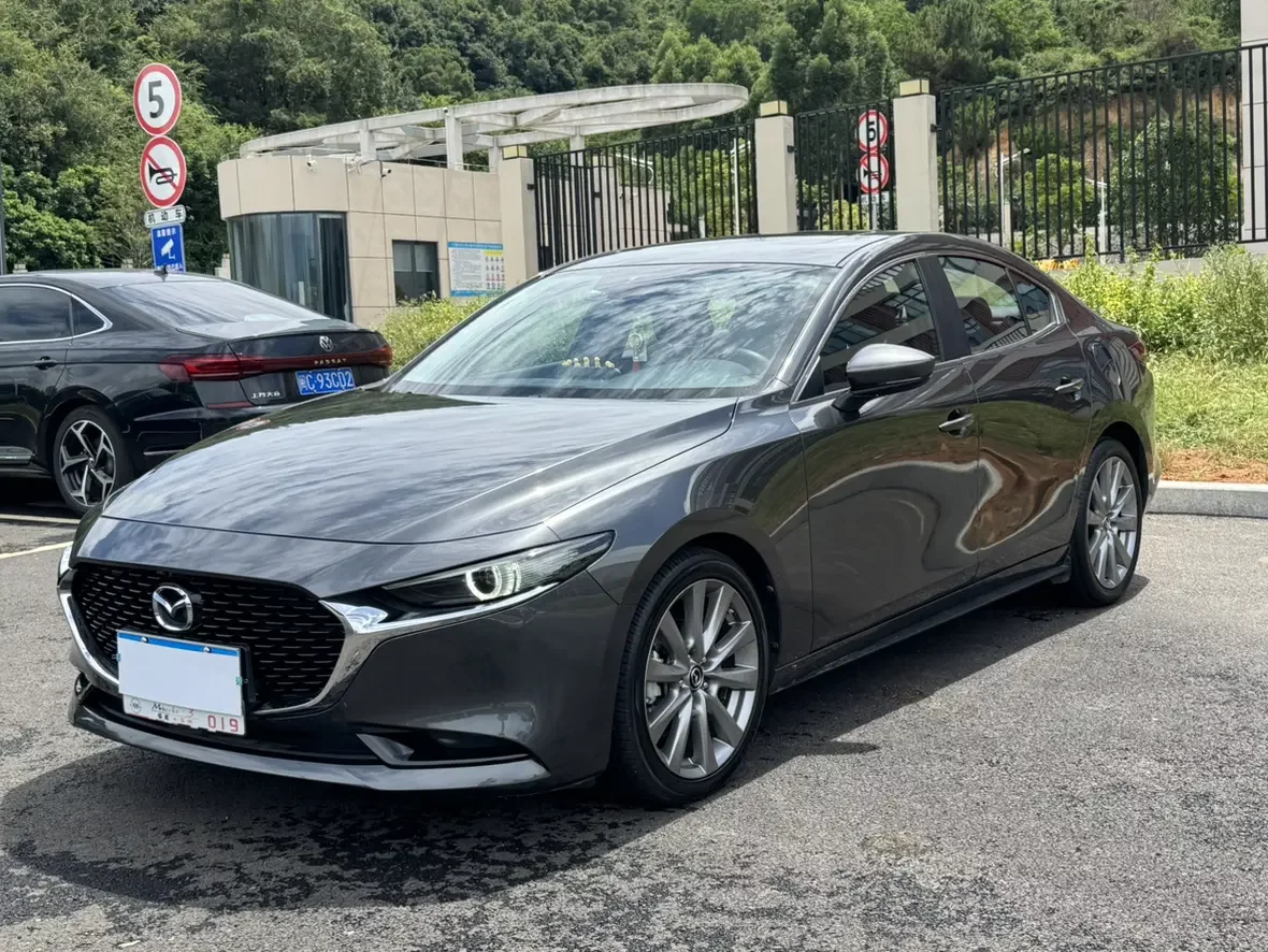 Mazda Axela 2021