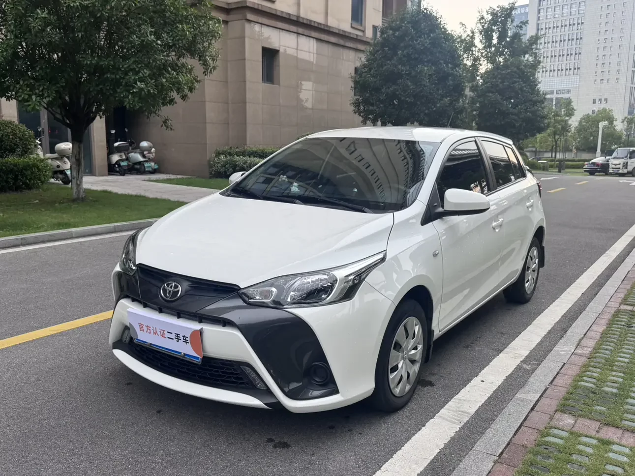 Toyota Yaris L