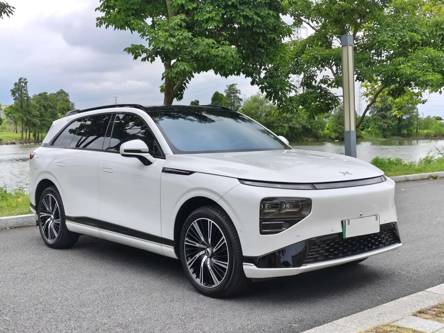 Xpeng G9