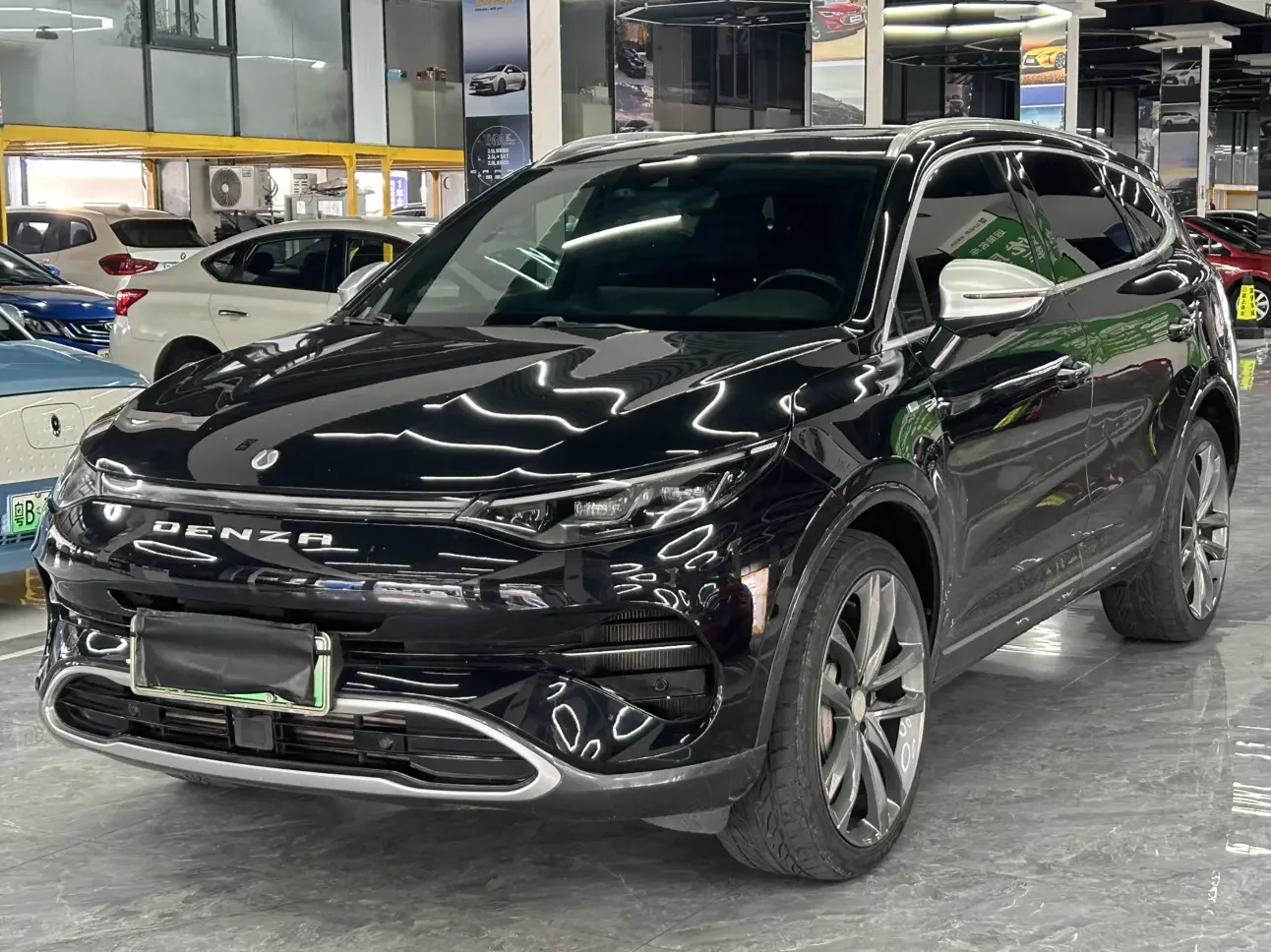 Denza X PHEV