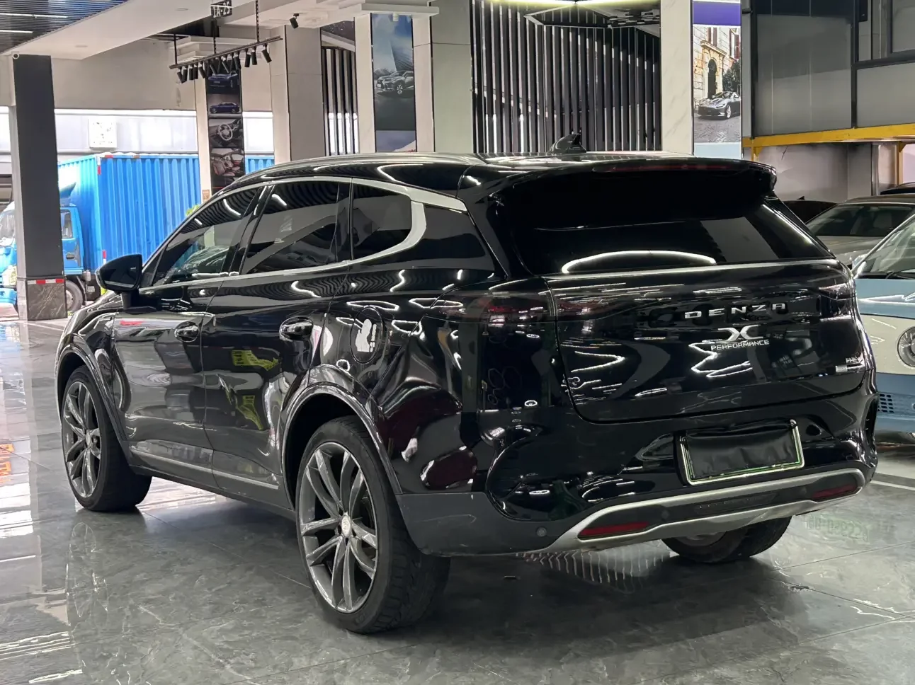 Denza X PHEV