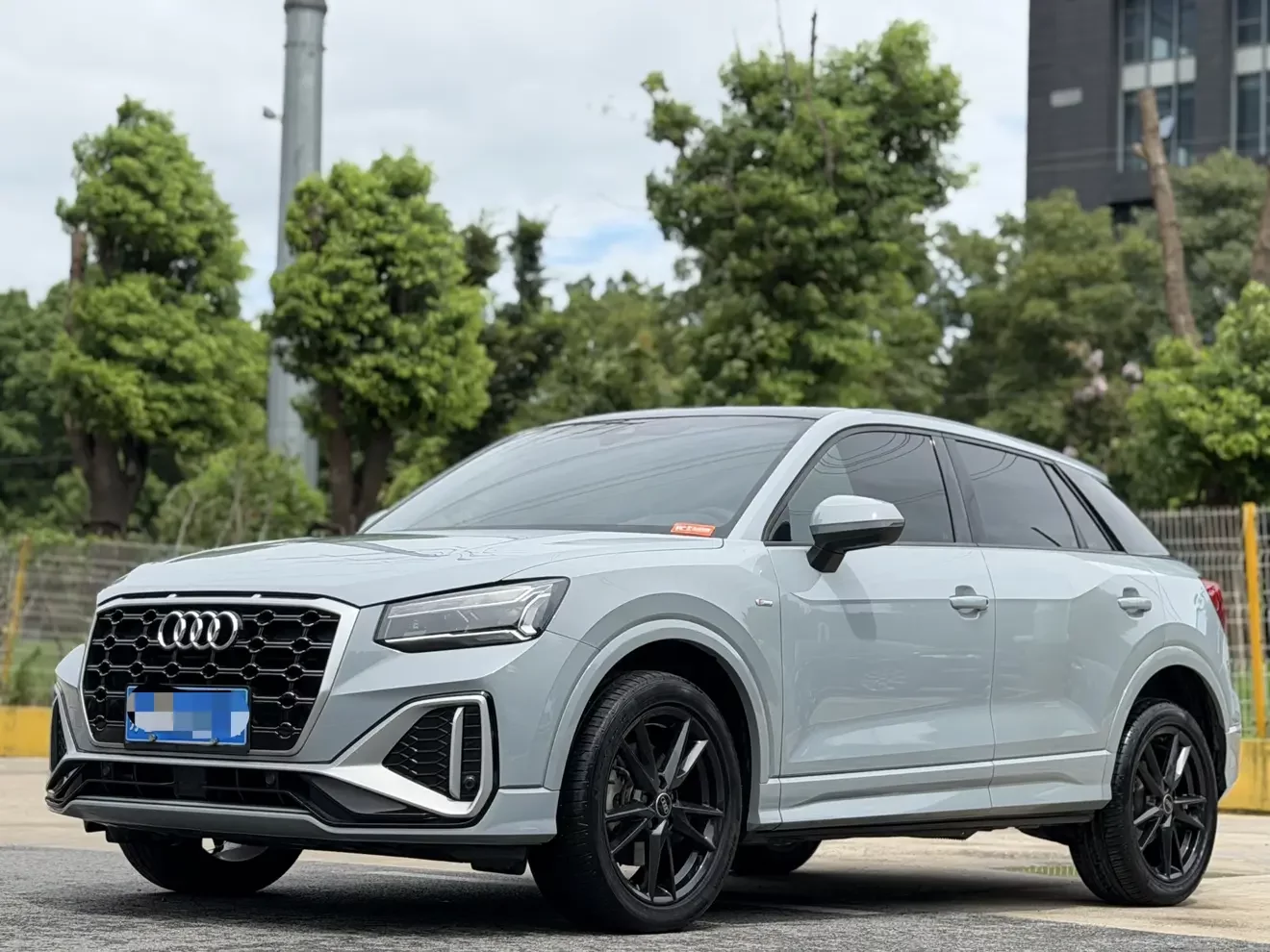 Audi Q2L