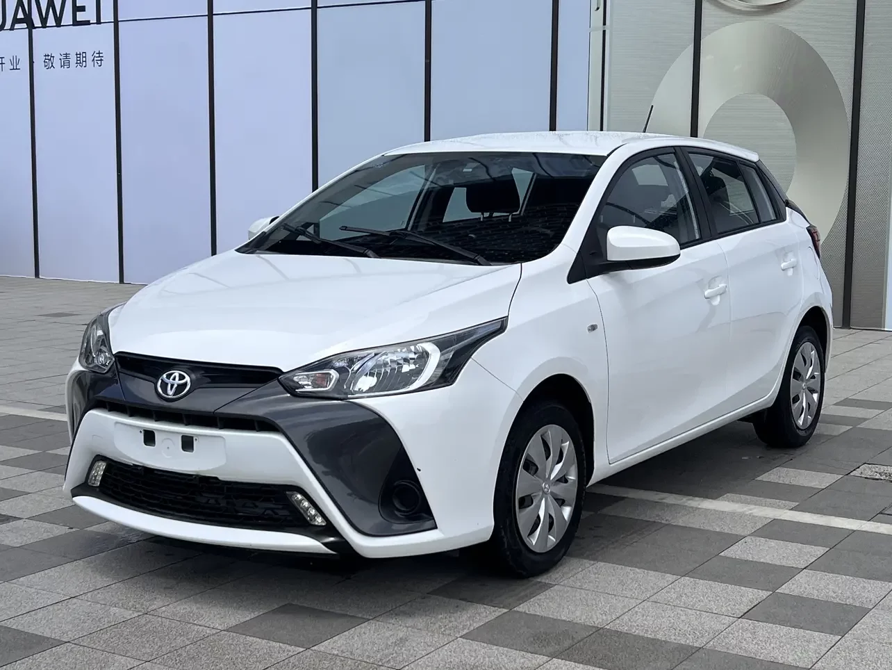 Toyota Yaris L