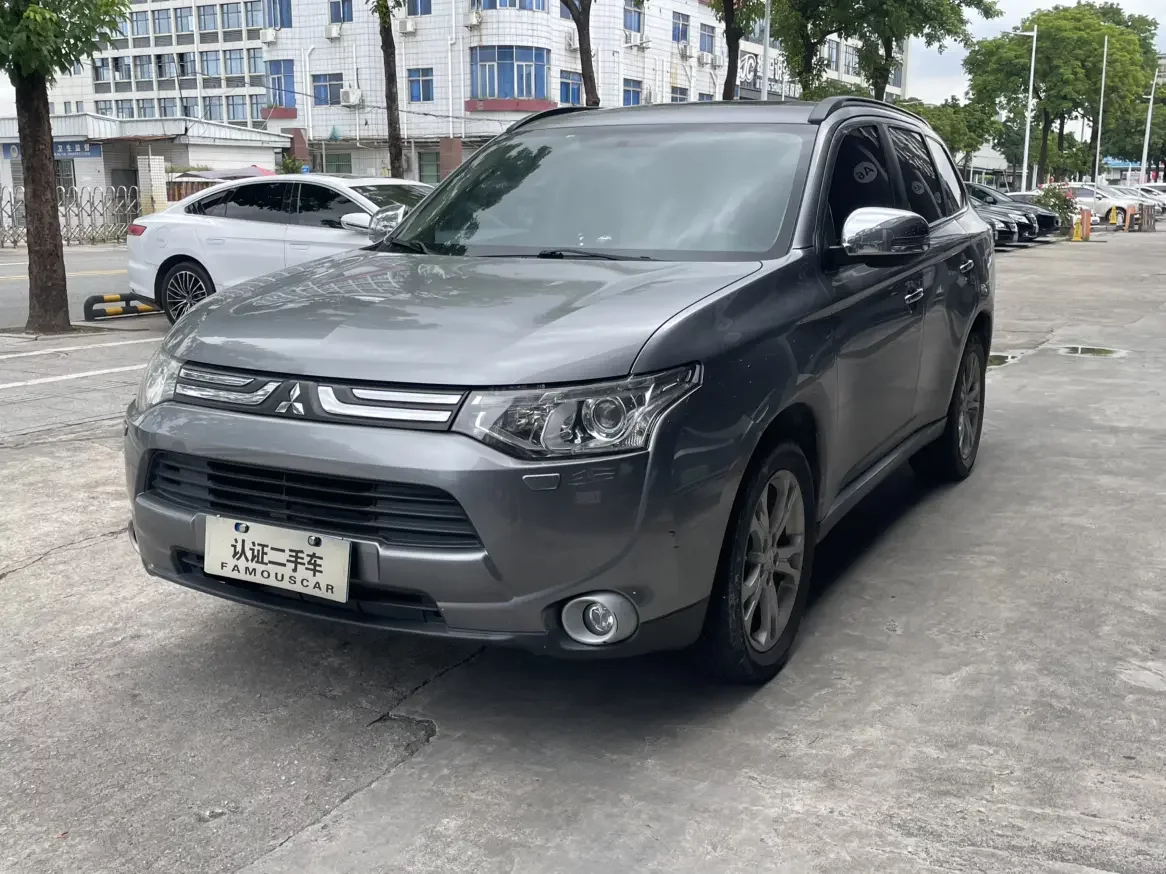 Mitsubishi Outlander