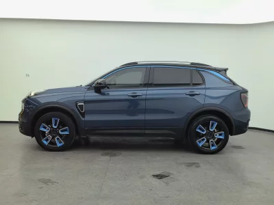 Lynk & Co 01