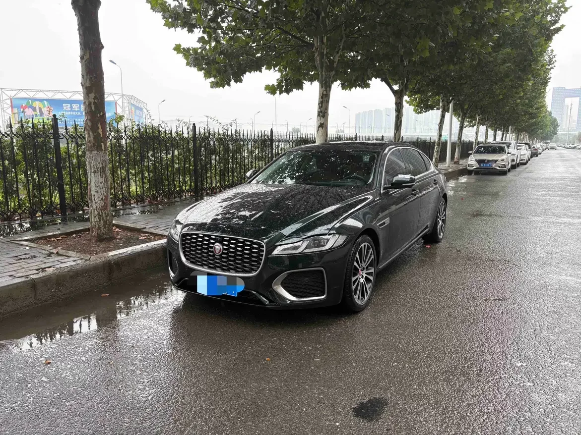 Jaguar XFL