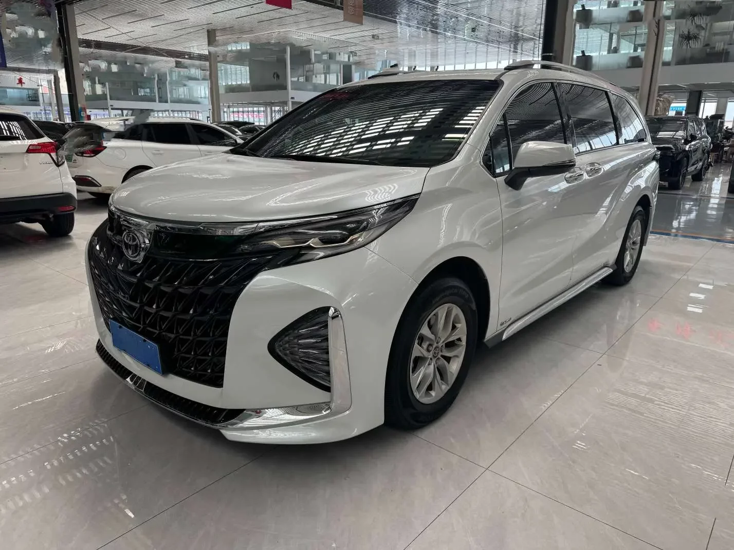 Toyota Granvia 2025