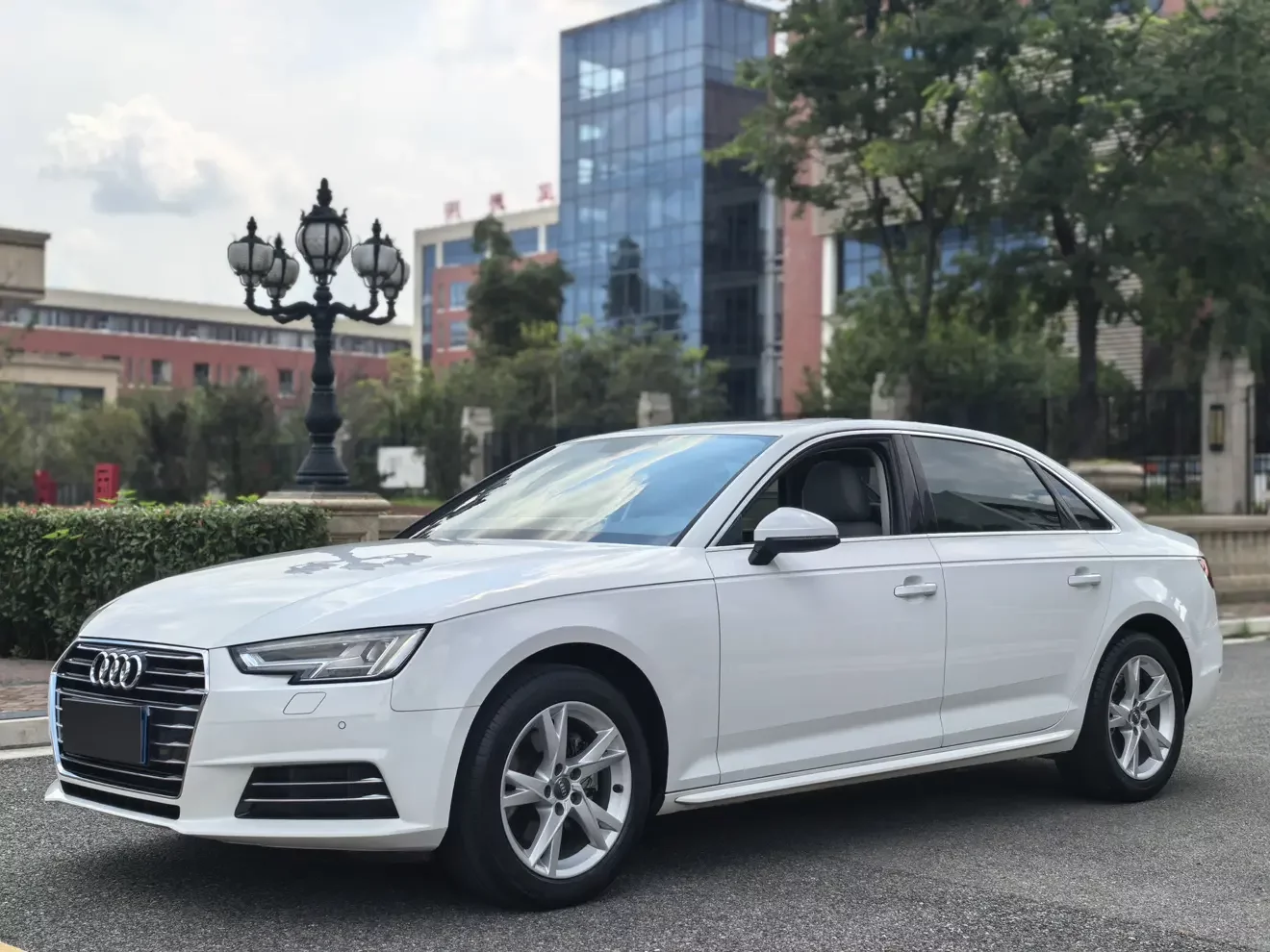 Audi A4L 2017