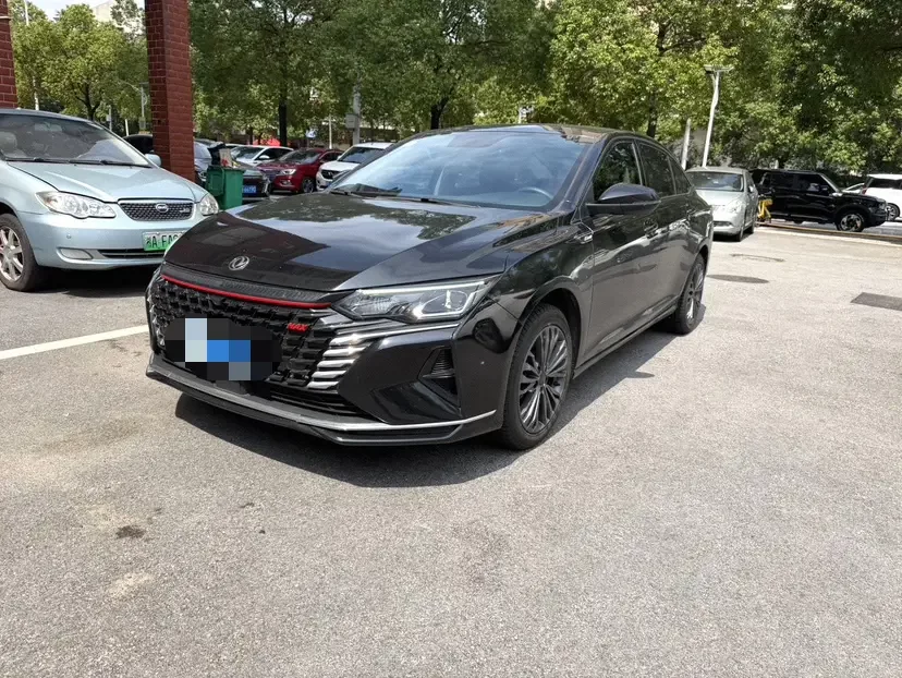 Dongfeng Yixuan MAX  из Китая