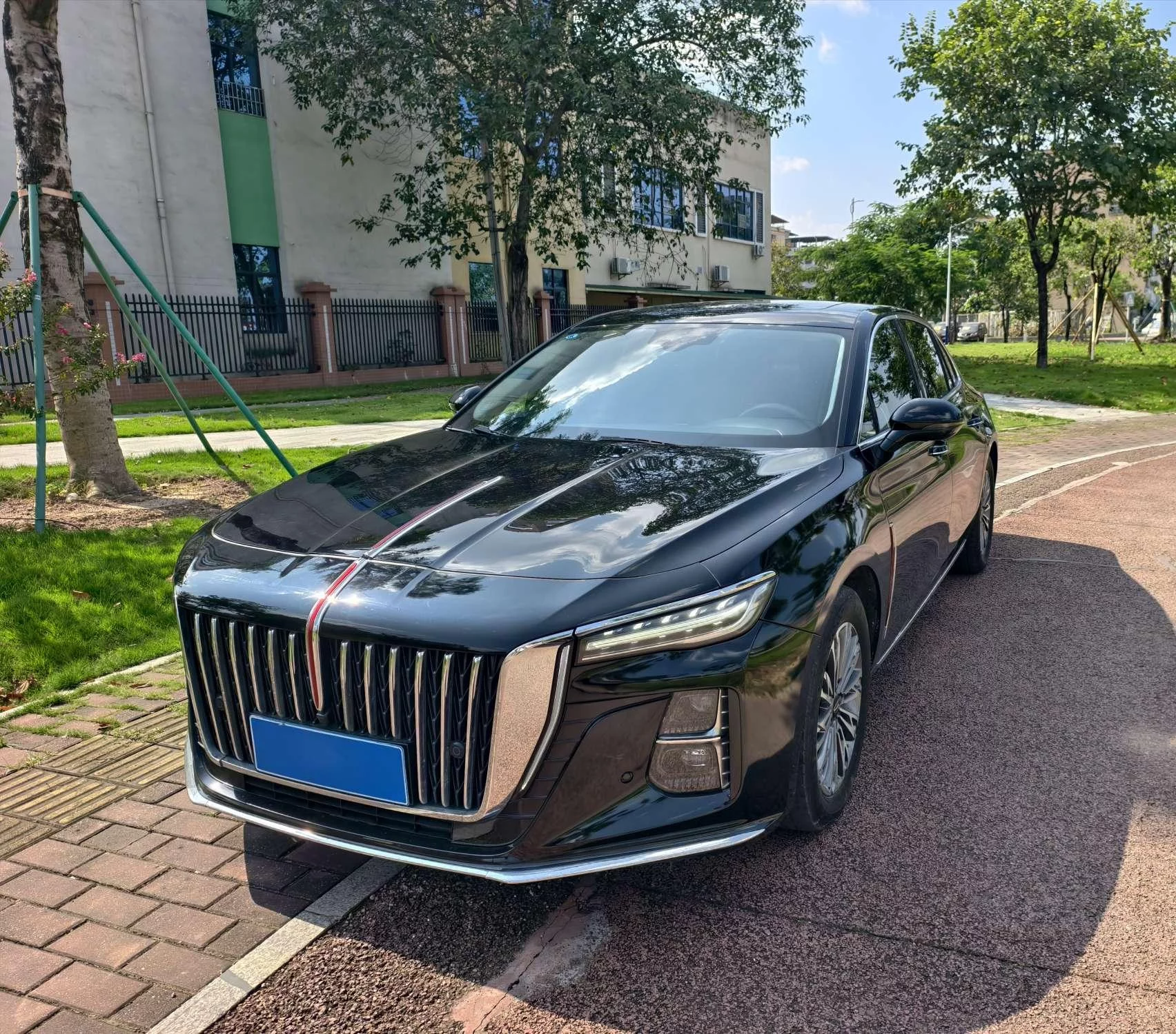 Hongqi H5