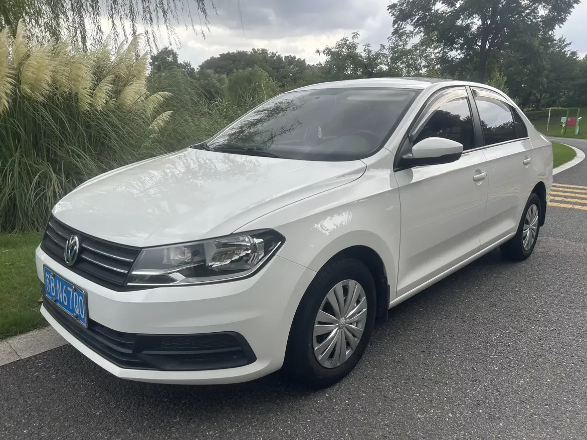 Volkswagen Santana  из Китая