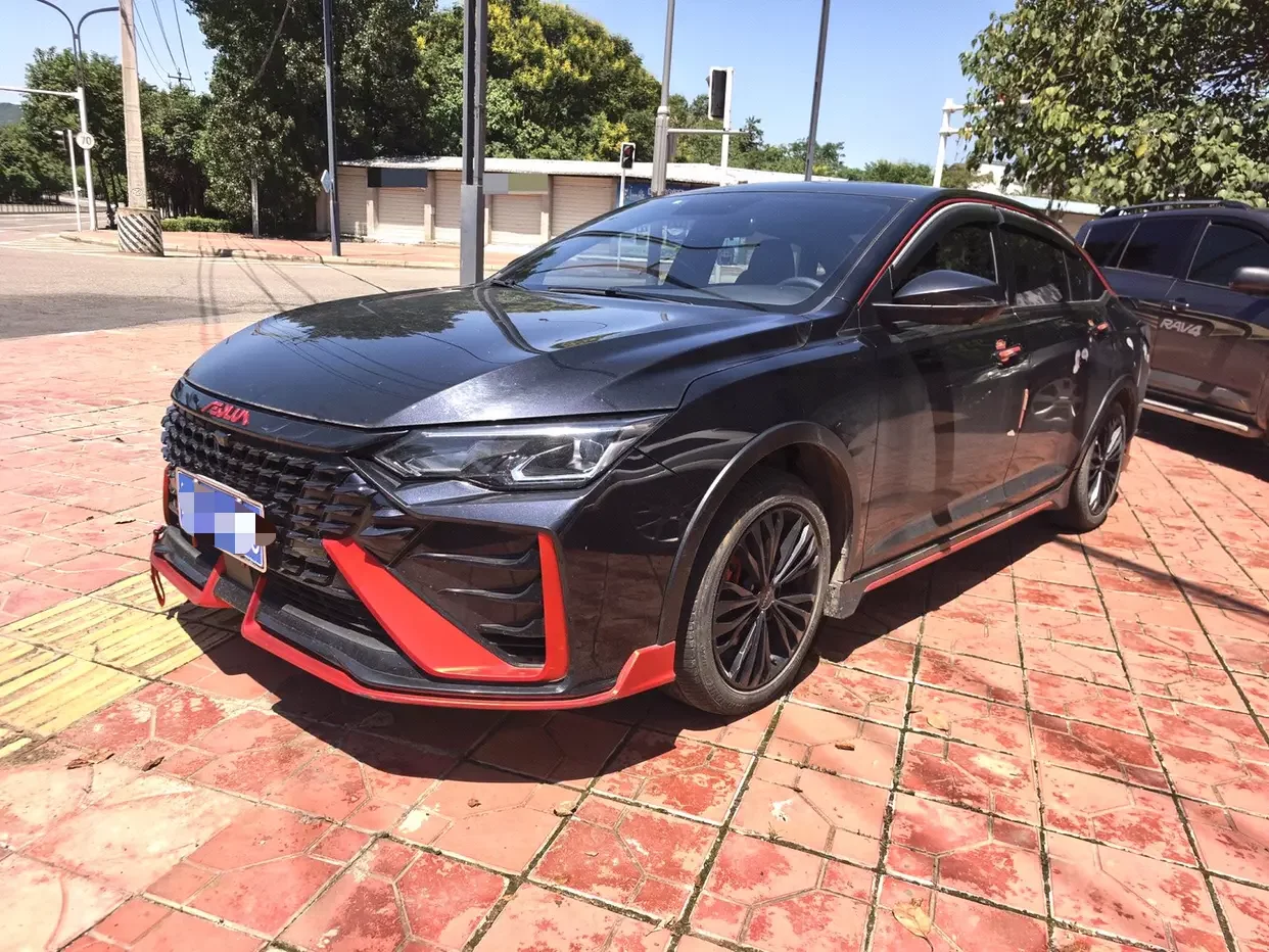 Dongfeng Yixuan MAX