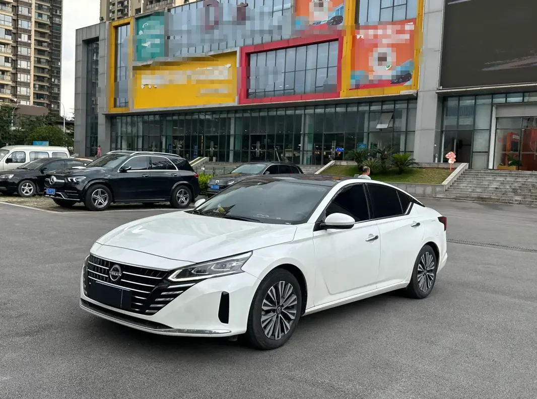 Nissan Altima