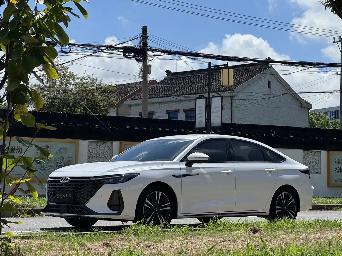 Chery Arrizo 8