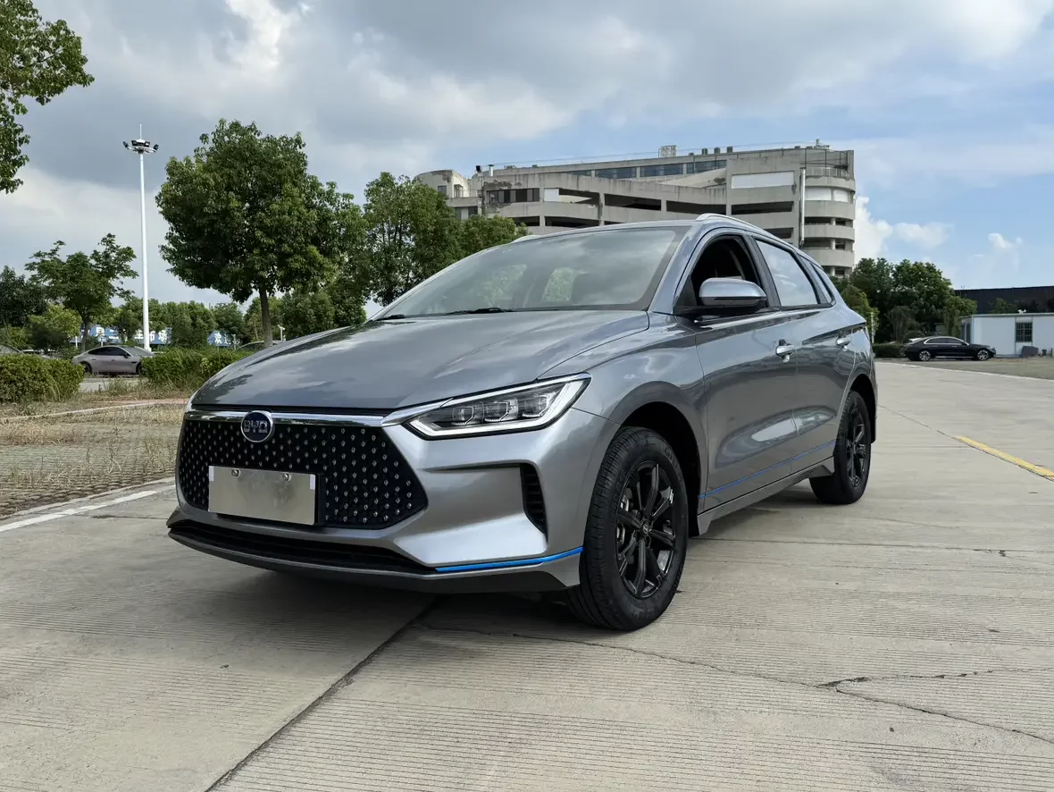 BYD e2