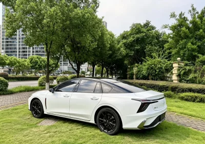Hongqi H6