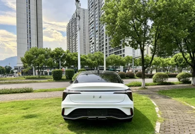 Hongqi H6
