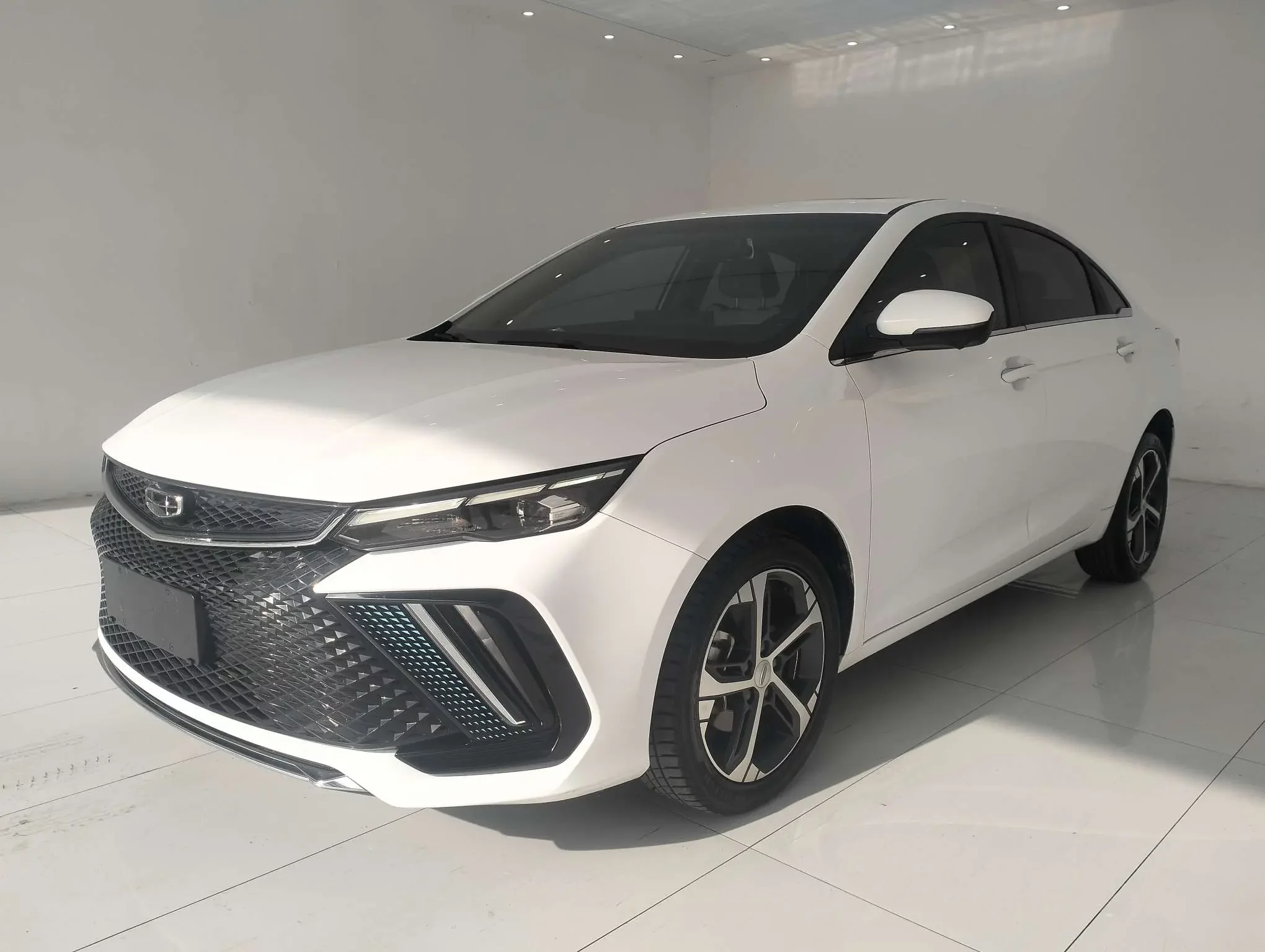 Geely Emgrand L 2022
