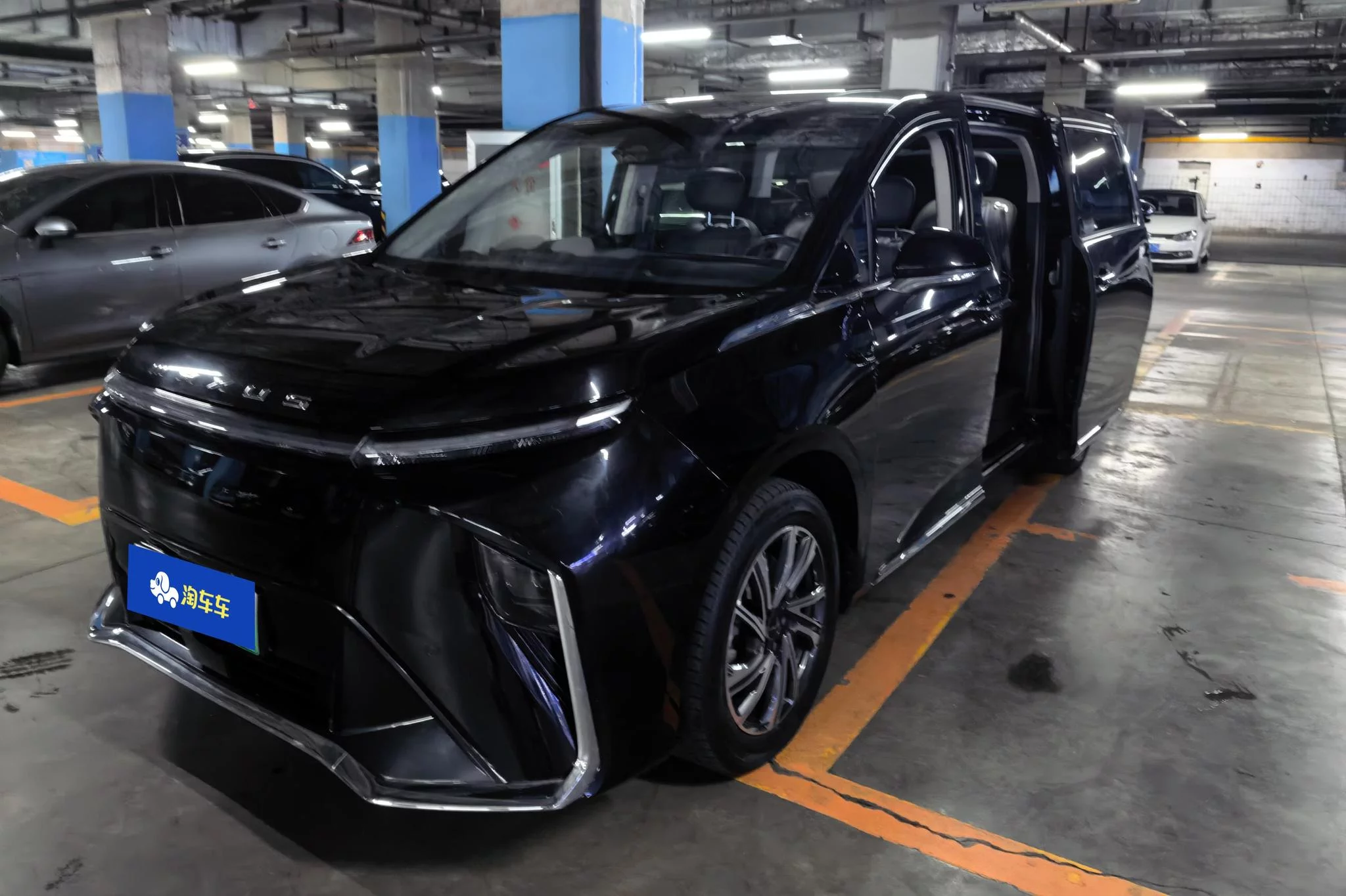 Datong Everyone 9 EV  из Китая