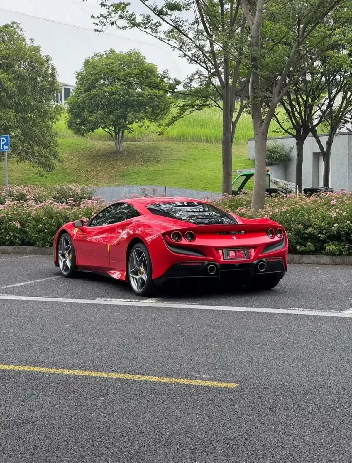 Ferrari F8  из Китая
