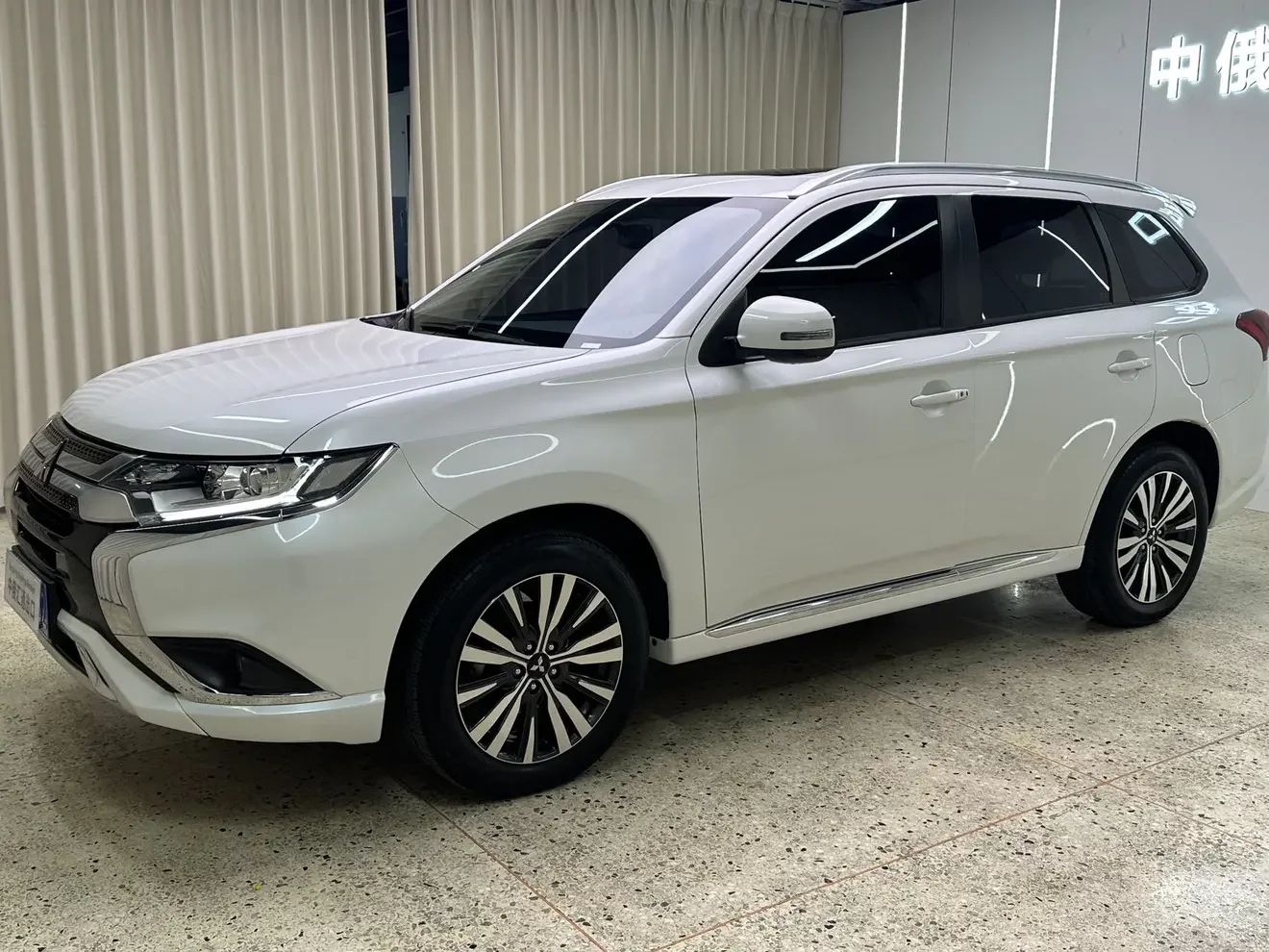 Mitsubishi Outlander 2023