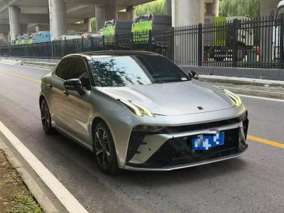 Lynk & Co 03