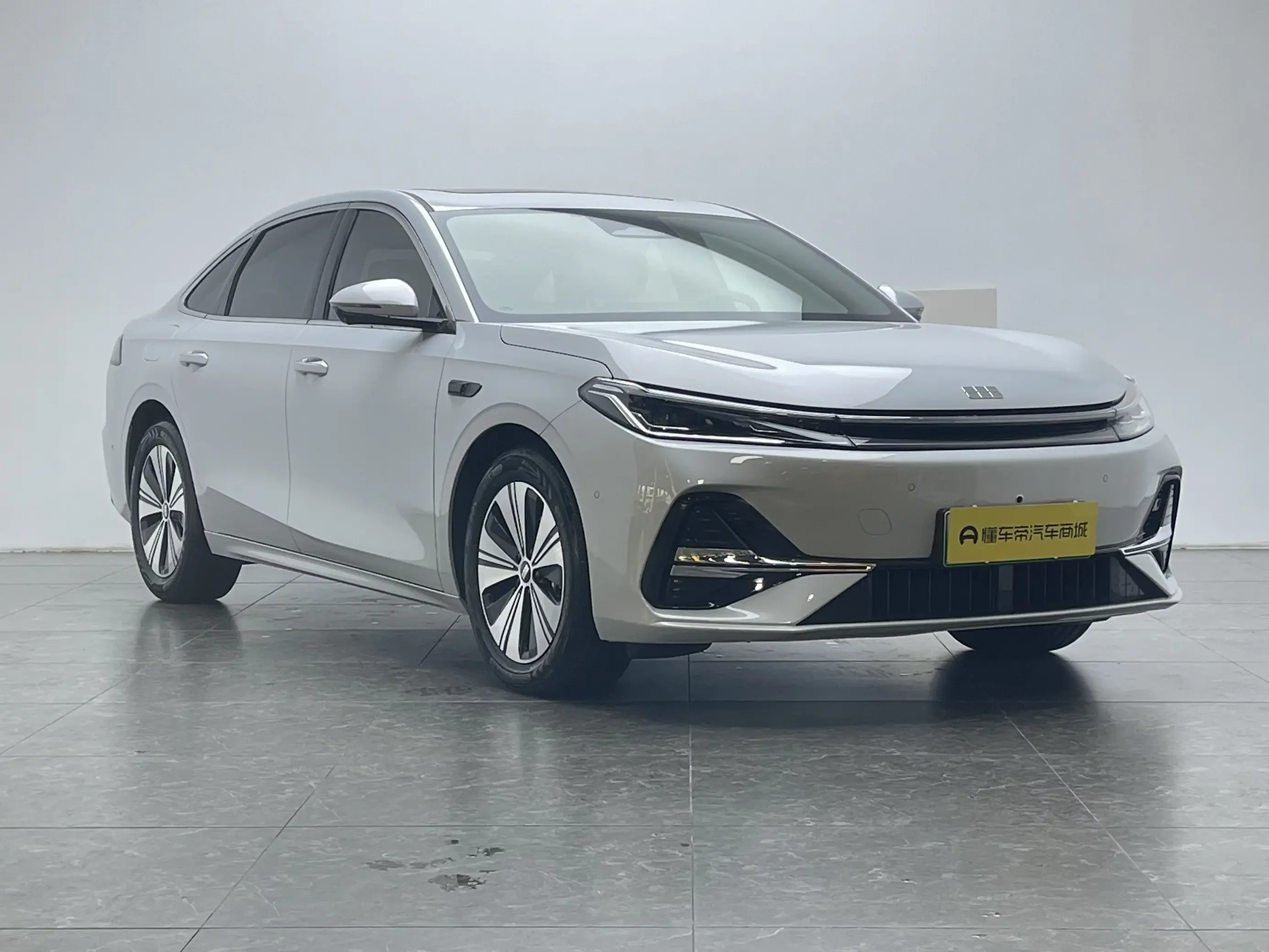 Geely Galaxy A7 EM