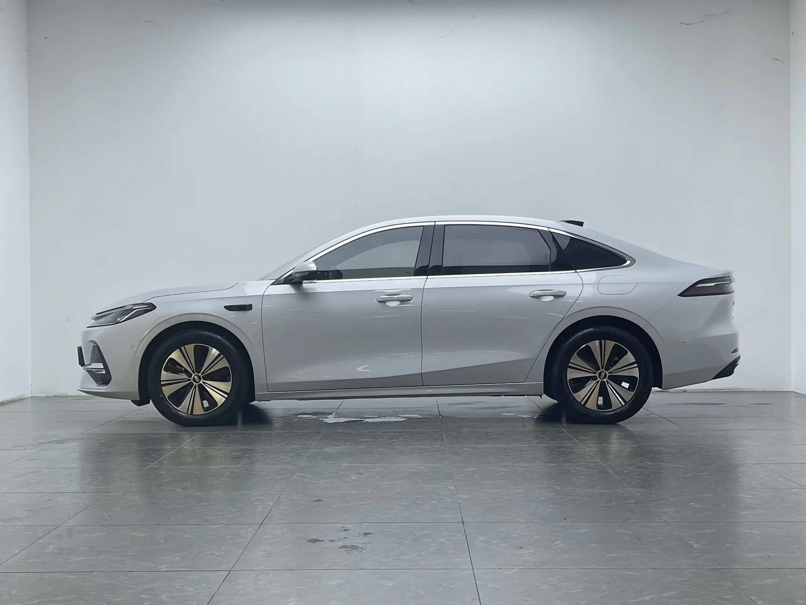 Geely Galaxy A7 EM
