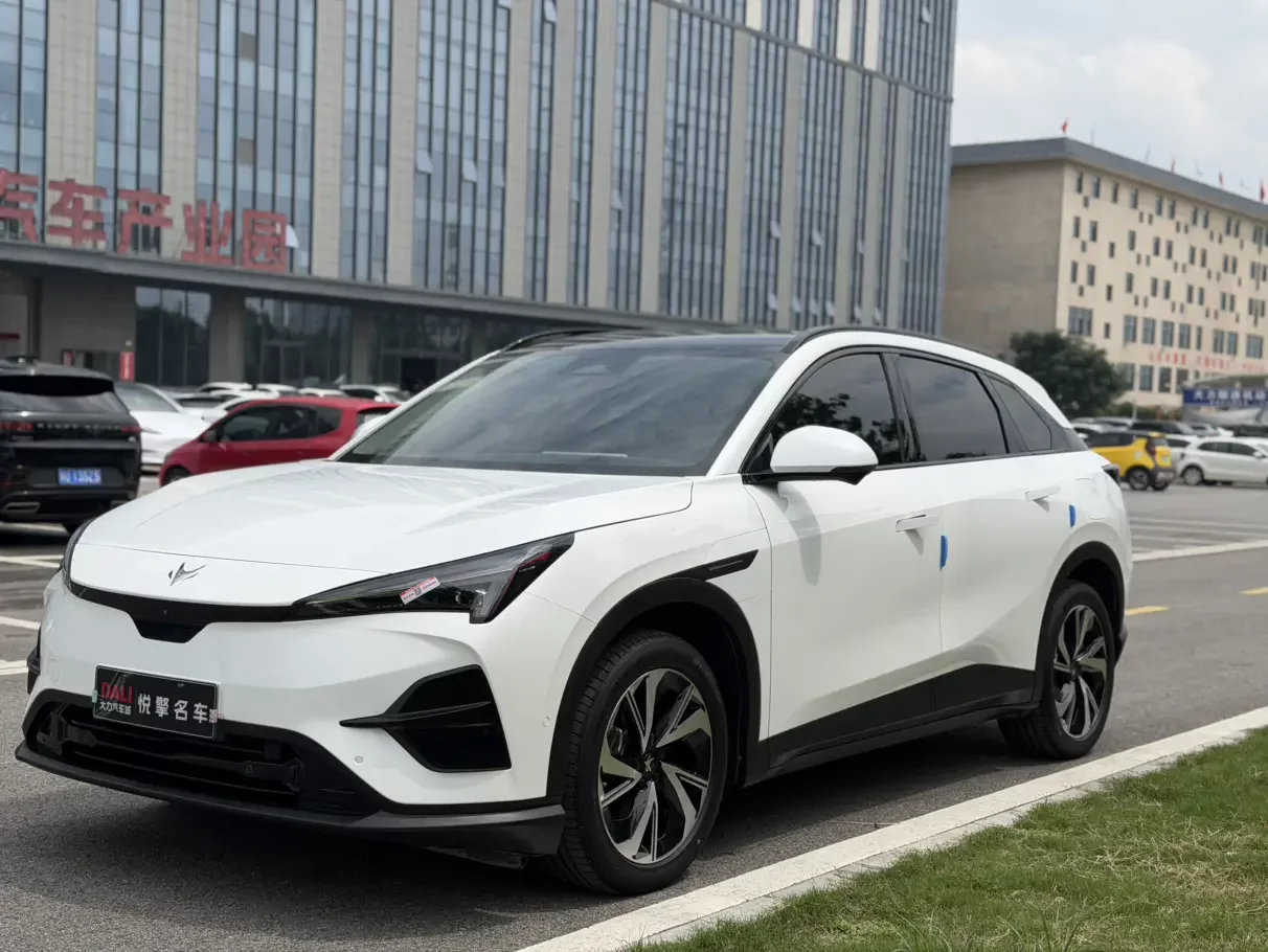 ARCFOX Extreme Fox JiFox Alpha T5  из Китая