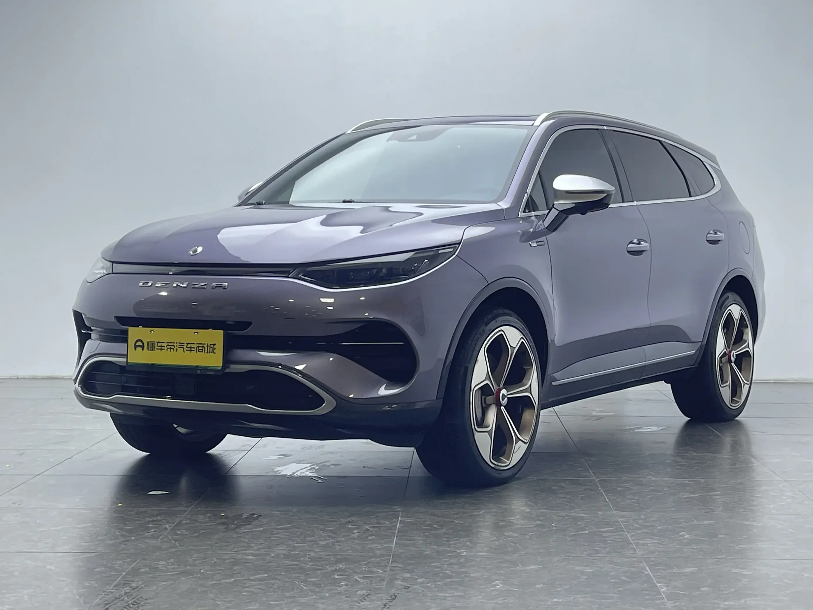 Denza X PHEV