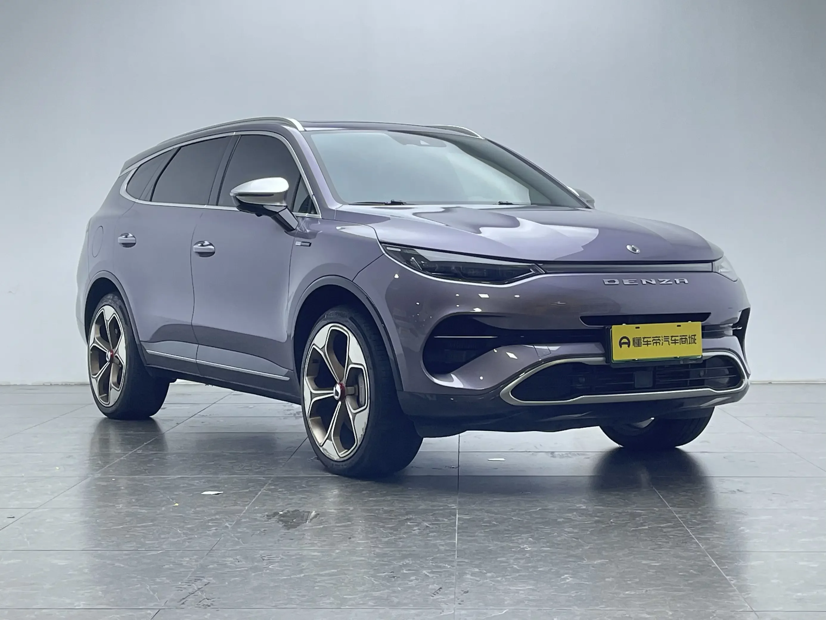 Denza X PHEV