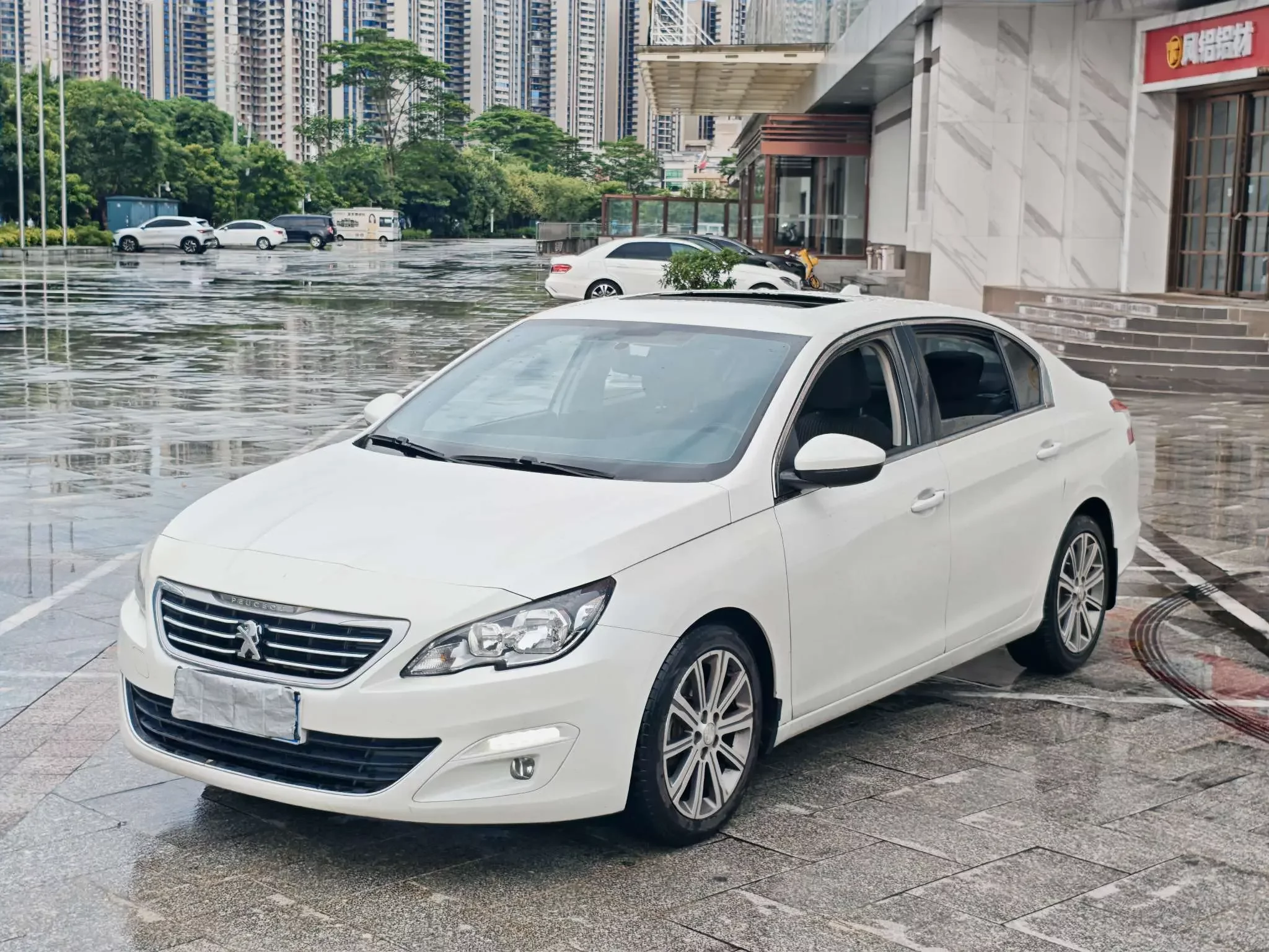Peugeot 408