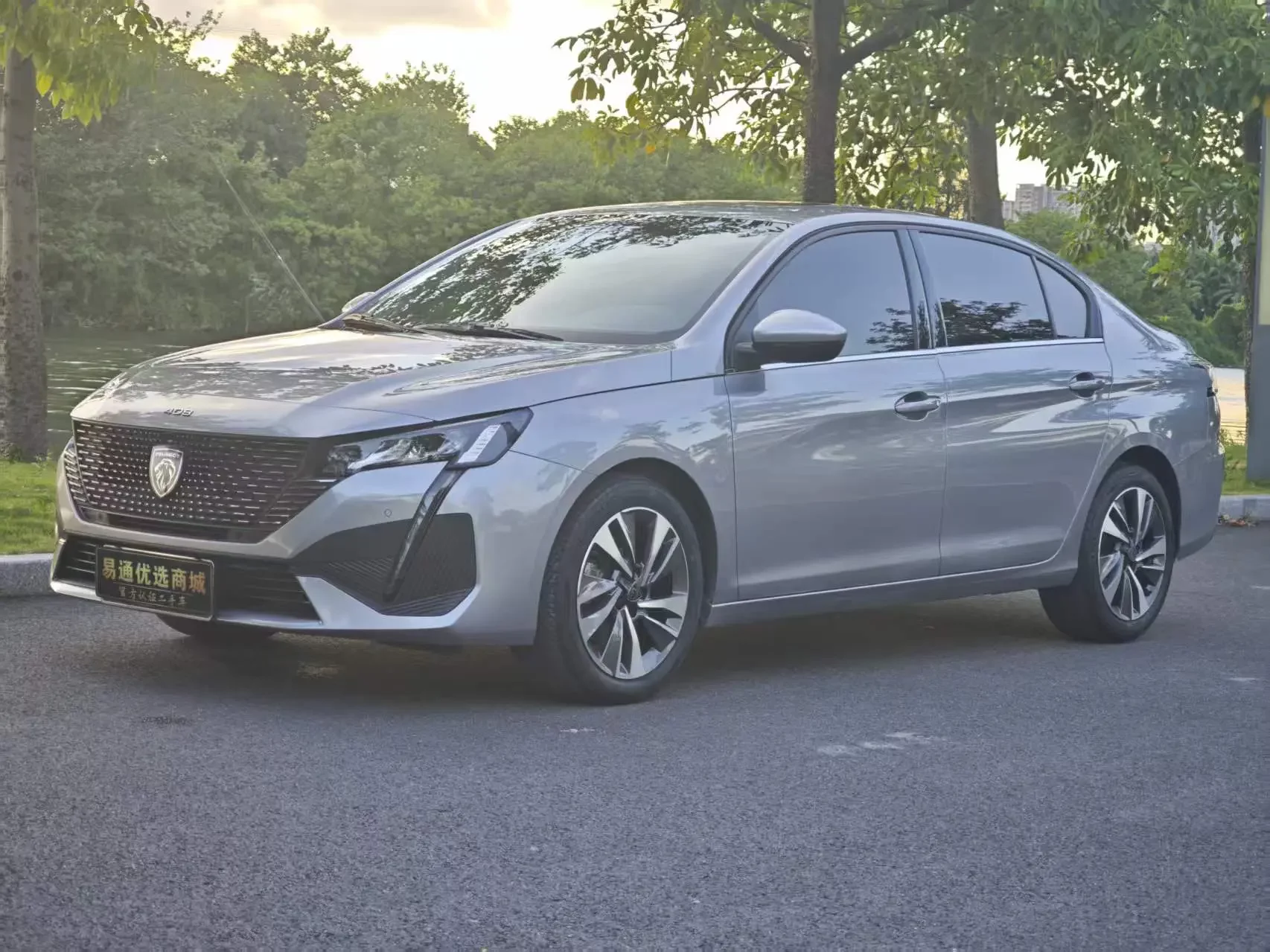 Peugeot 408  из Китая
