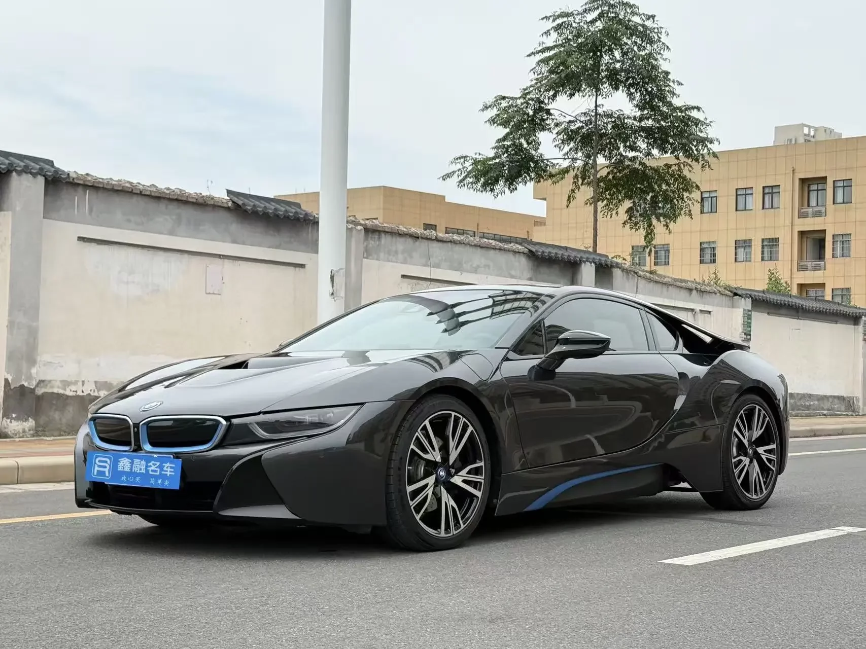 BMW i8