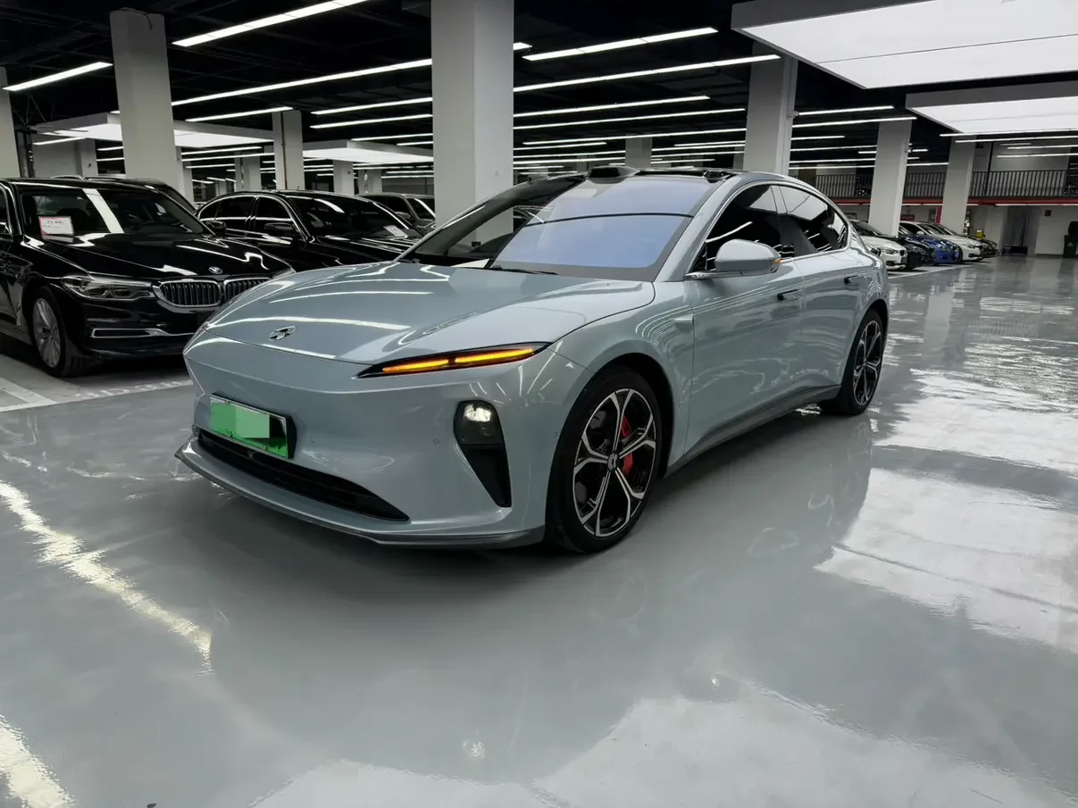 NIO ET5  из Китая