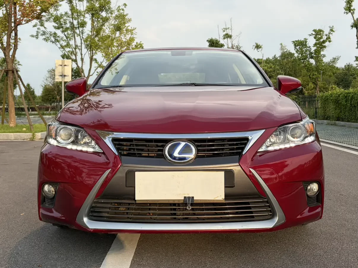Lexus CT  из Китая
