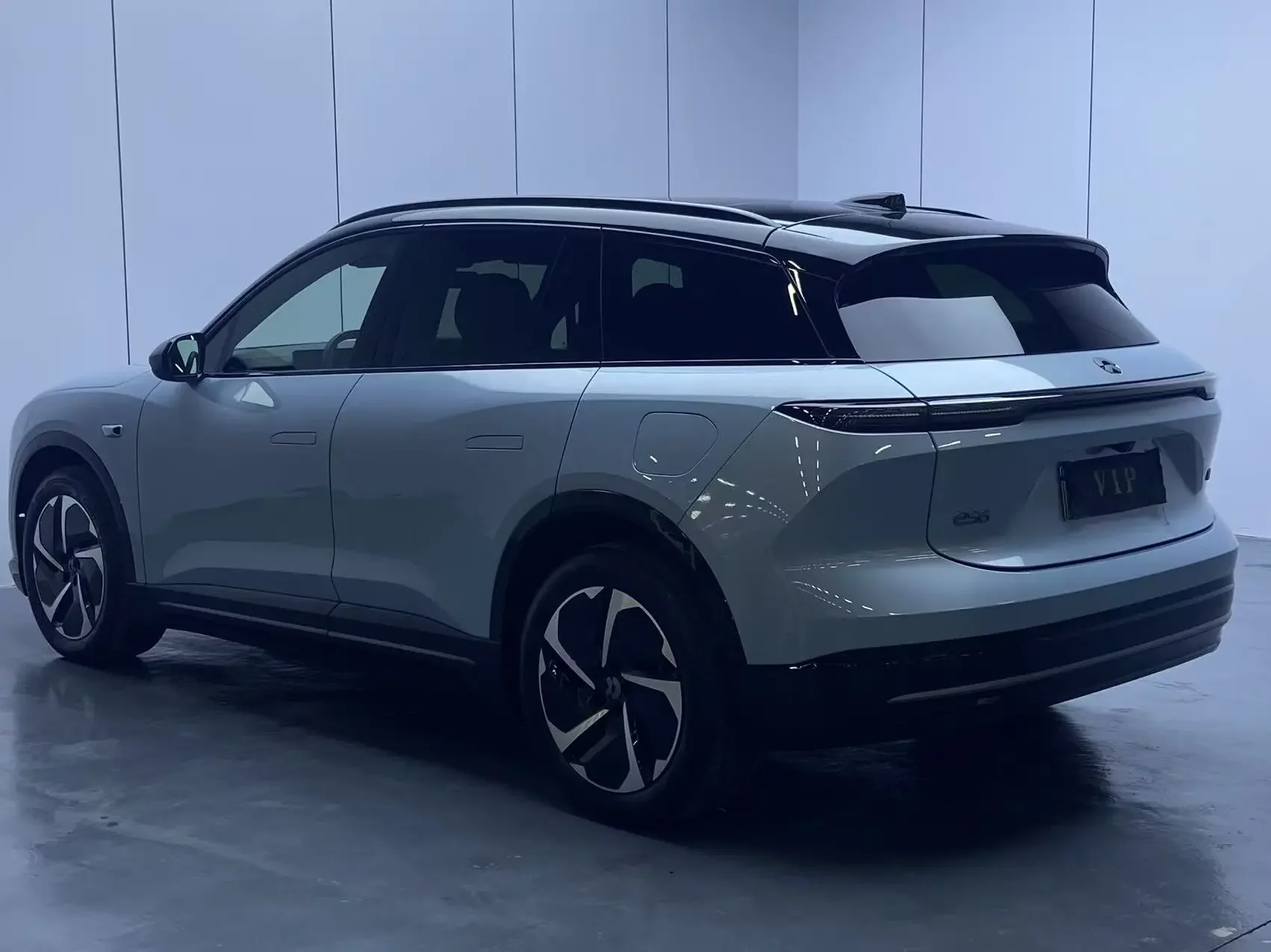 NIO ES6