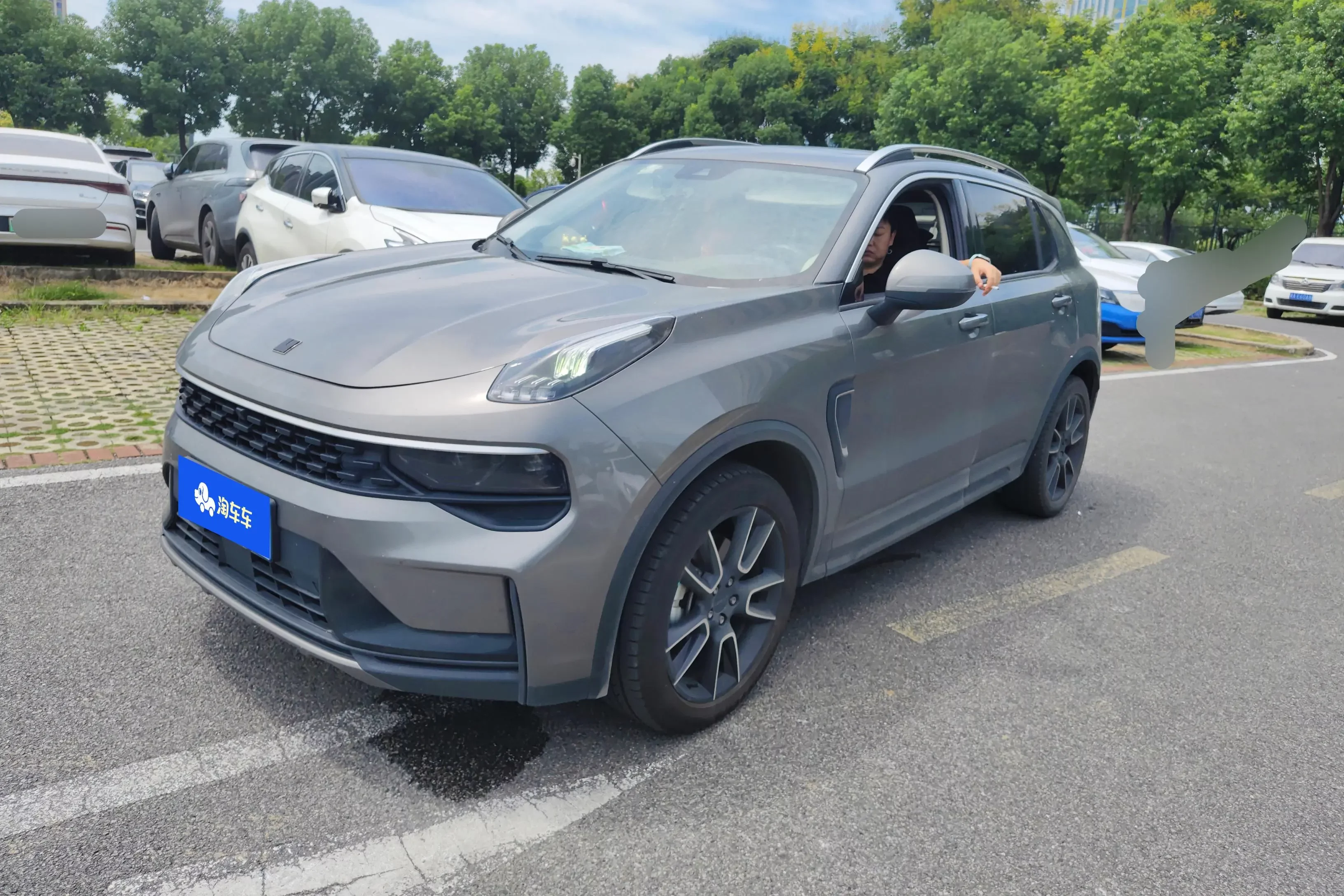 Lynk & Co 01