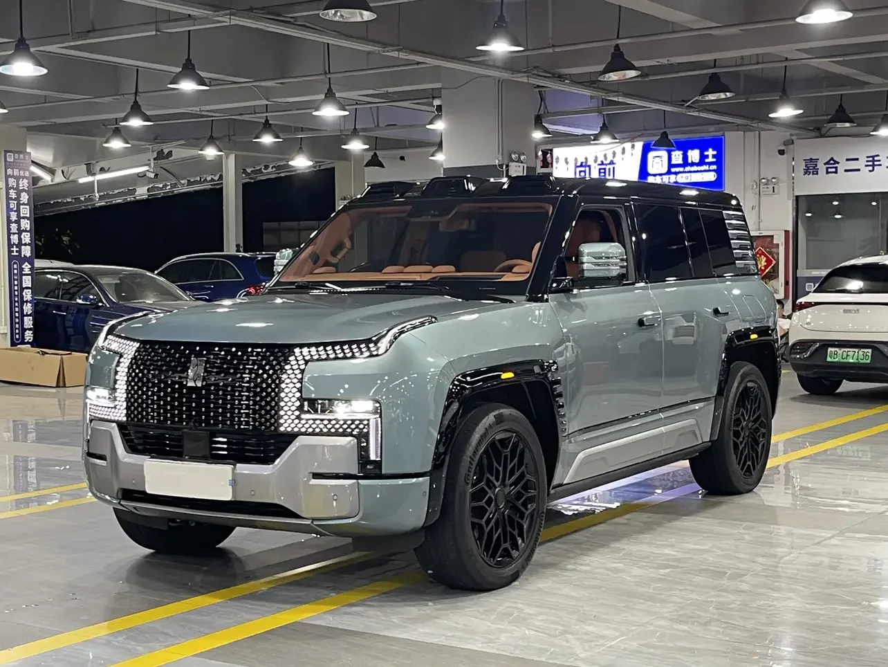 BYD Yangwang U8 2024