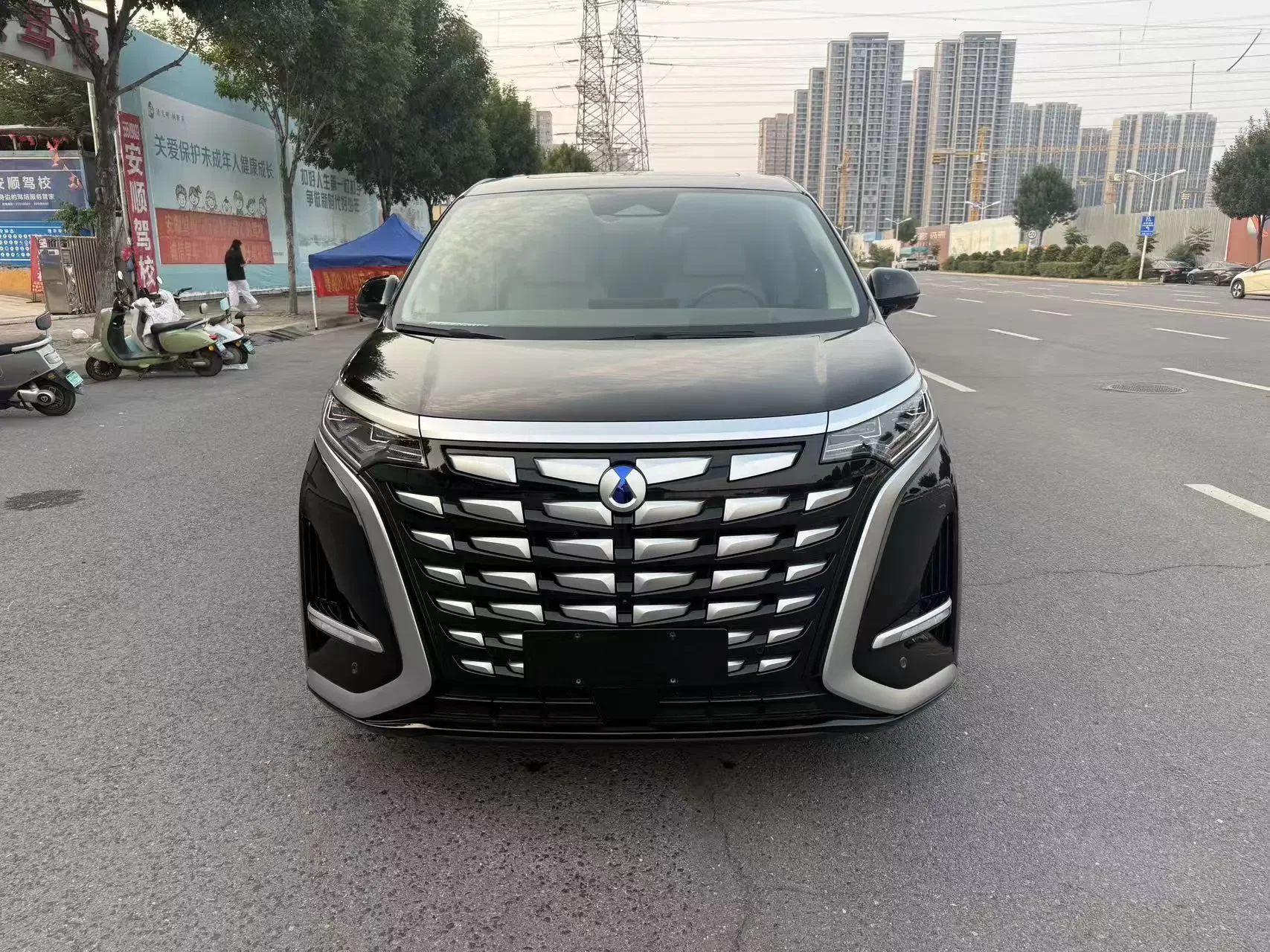 Denza D9 DM