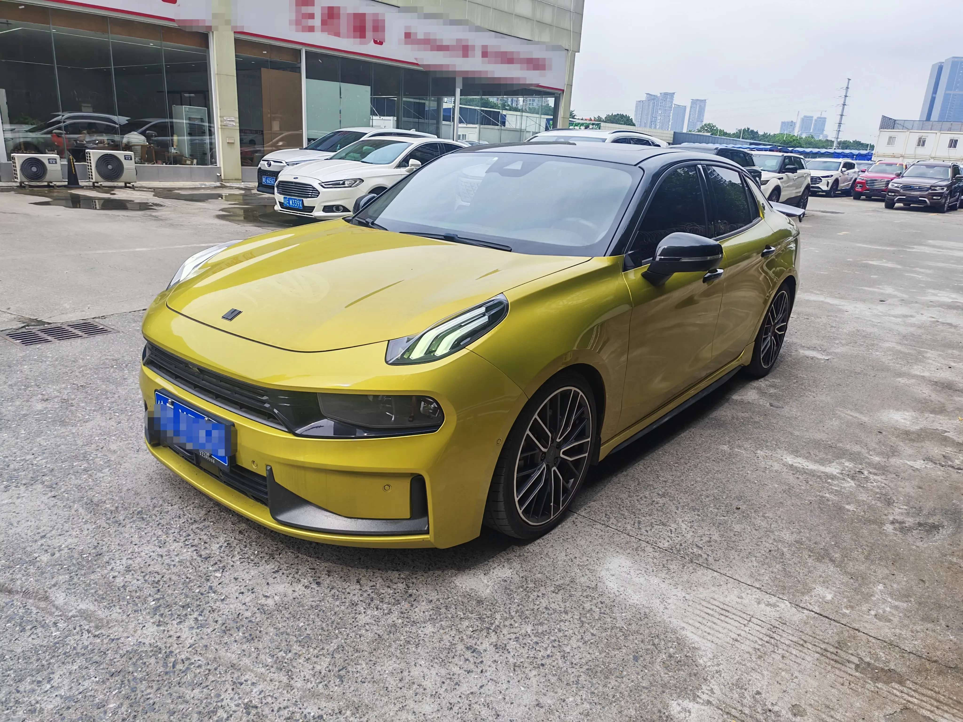 Lynk & Co 03