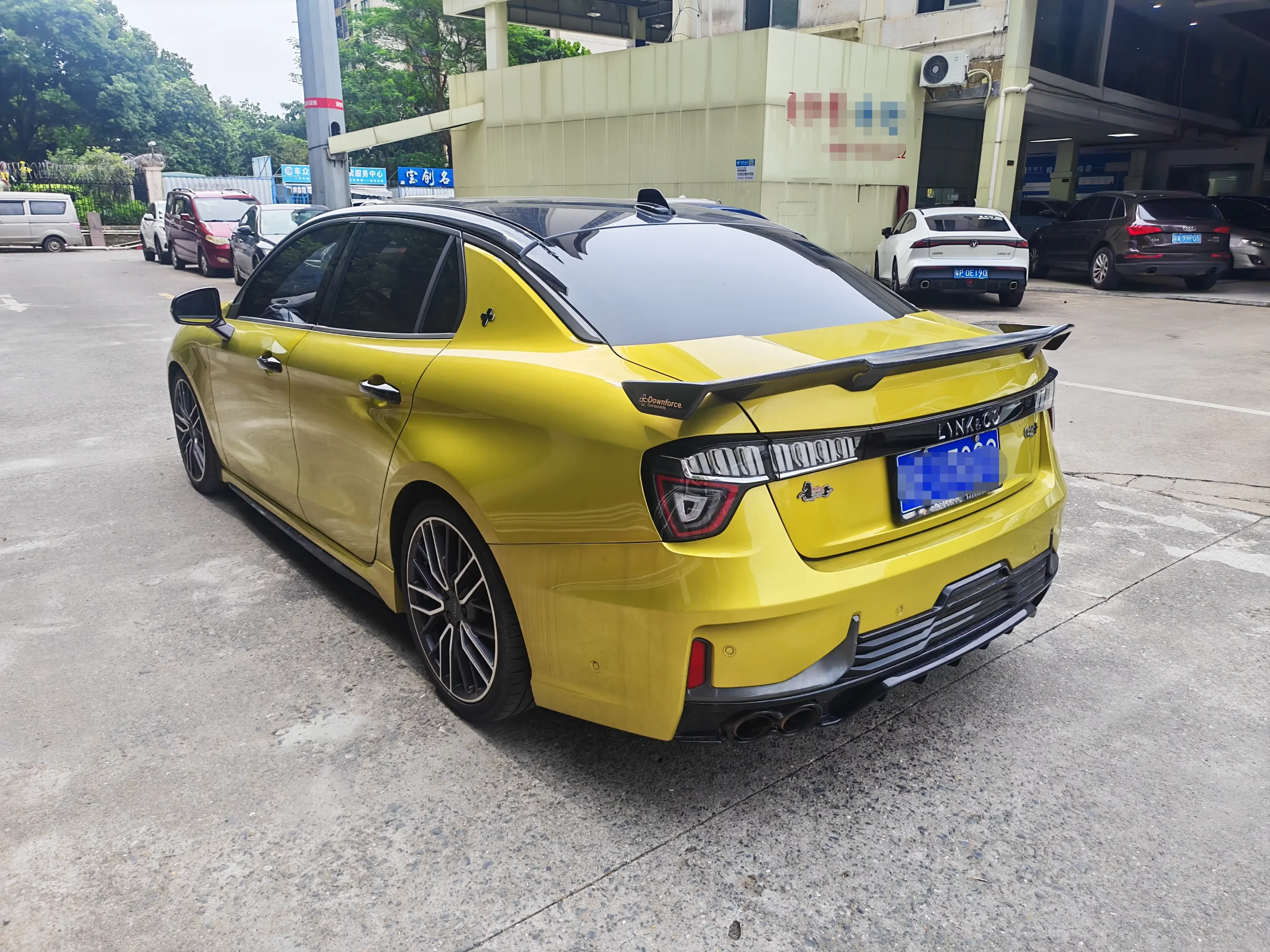 Lynk & Co 03