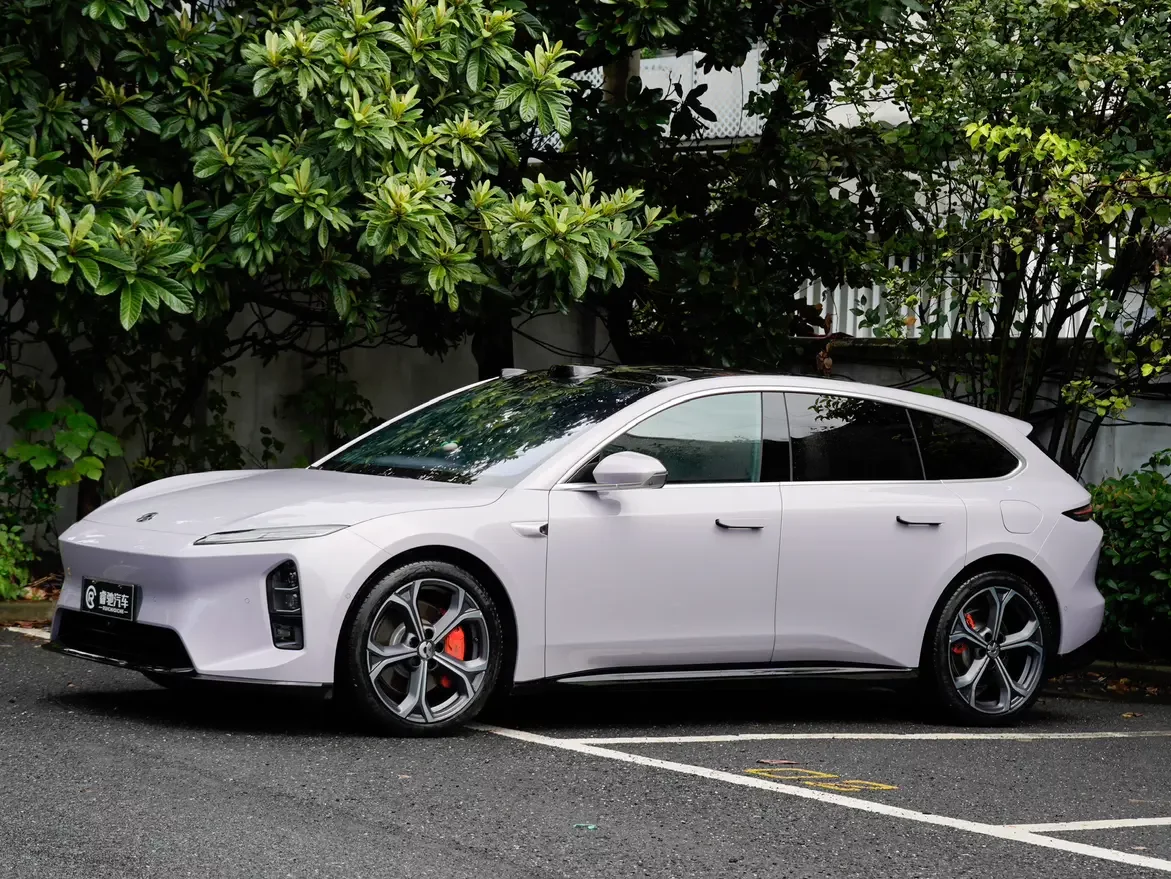 NIO ET5T