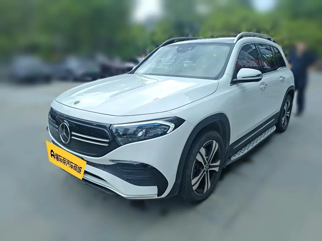 Mercedes-Benz EQB